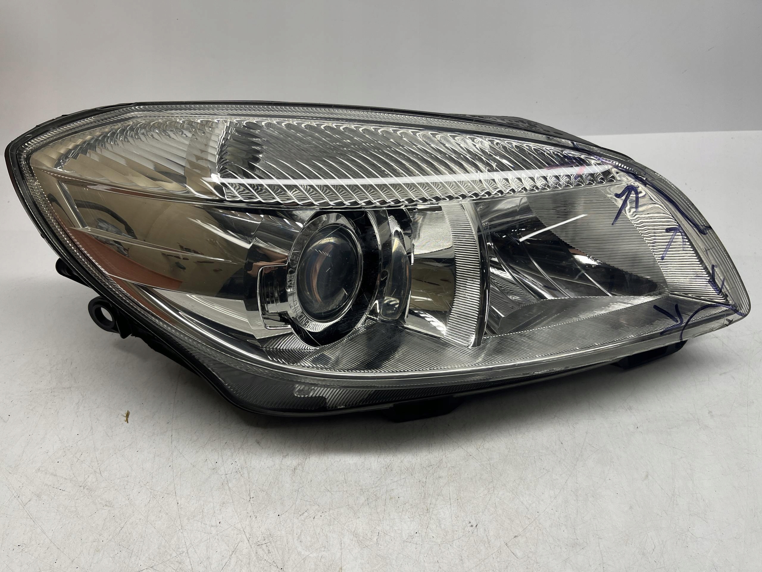 SKODA Fabia Reflektor Lampa Przód Prawy LED 5J1941016E