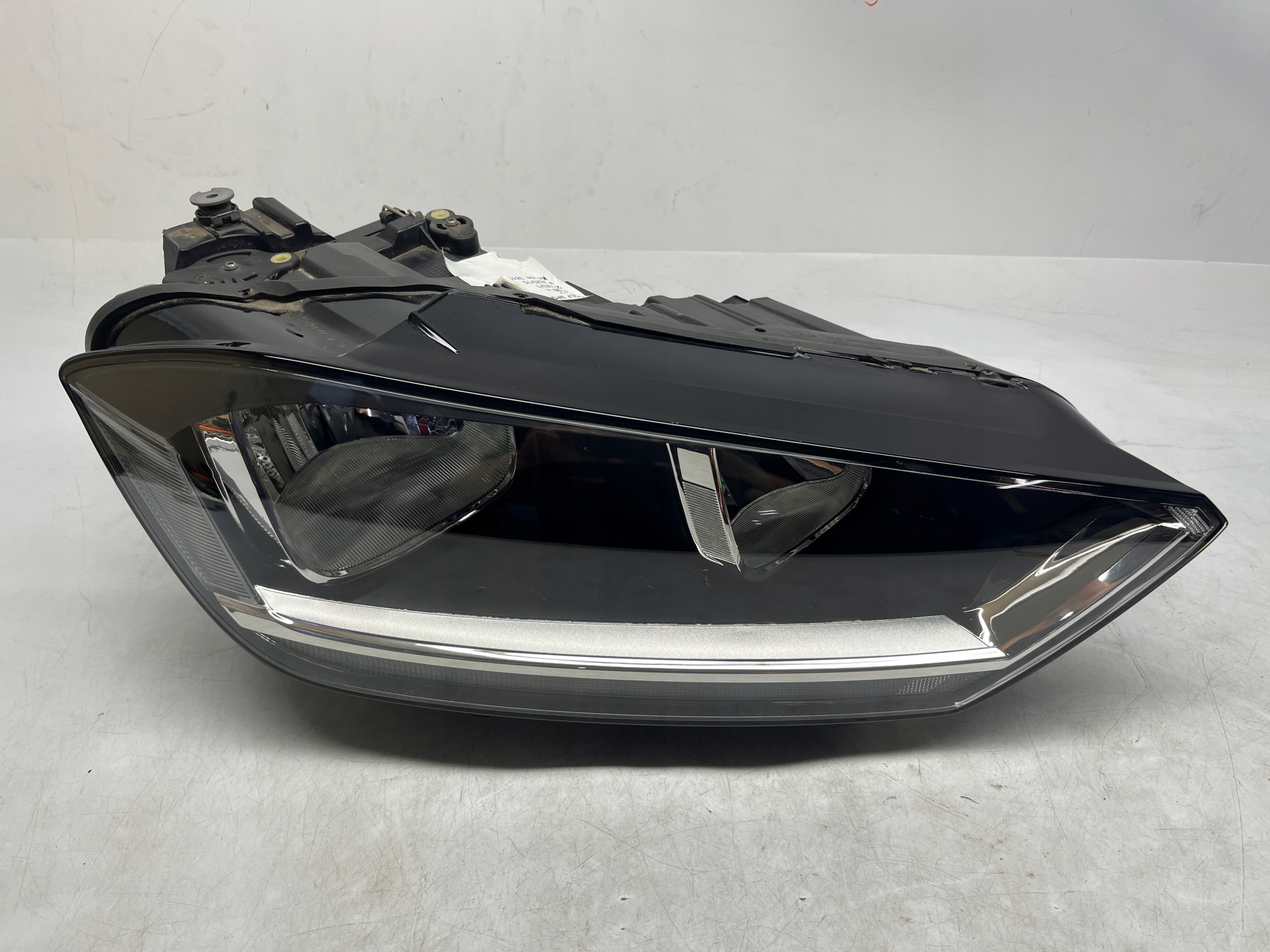 Volkswagen Golf Sportsvan Reflektor Prawy Lampa Prawa Przednia 517941006A