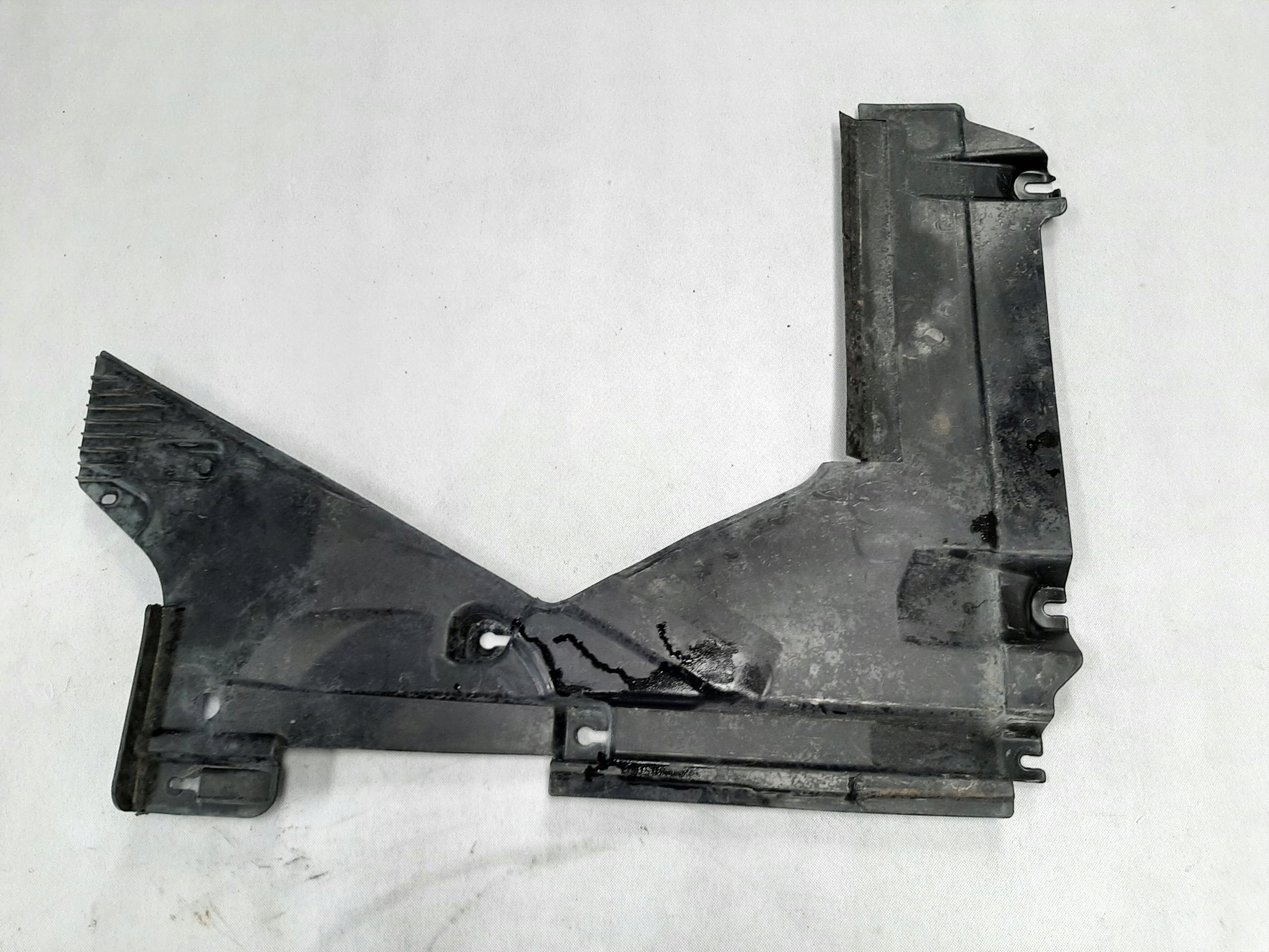 OSŁONA PODWOZIA LEWY TYŁ AUDI A5 SPORTBACK LIFT 20- 8W8825215