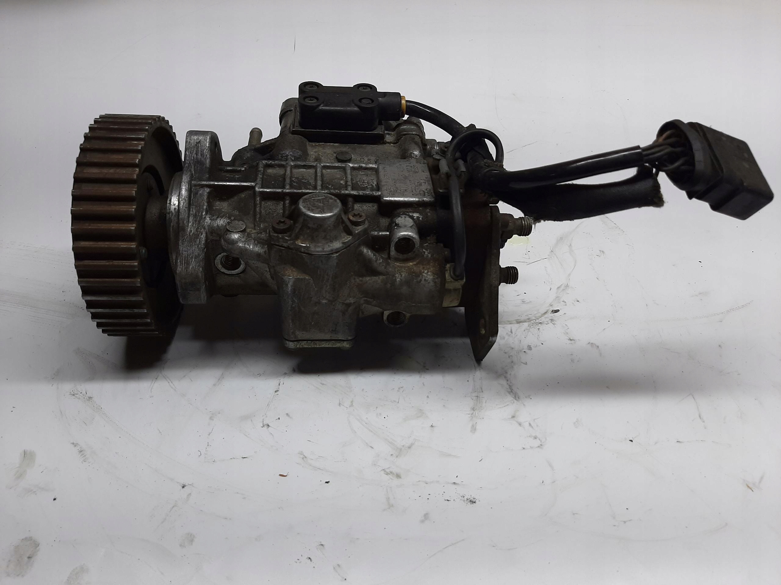 VW GOLF IV POMPA WTRYSKOWA 1.9 TDI 038130107D 0460404977