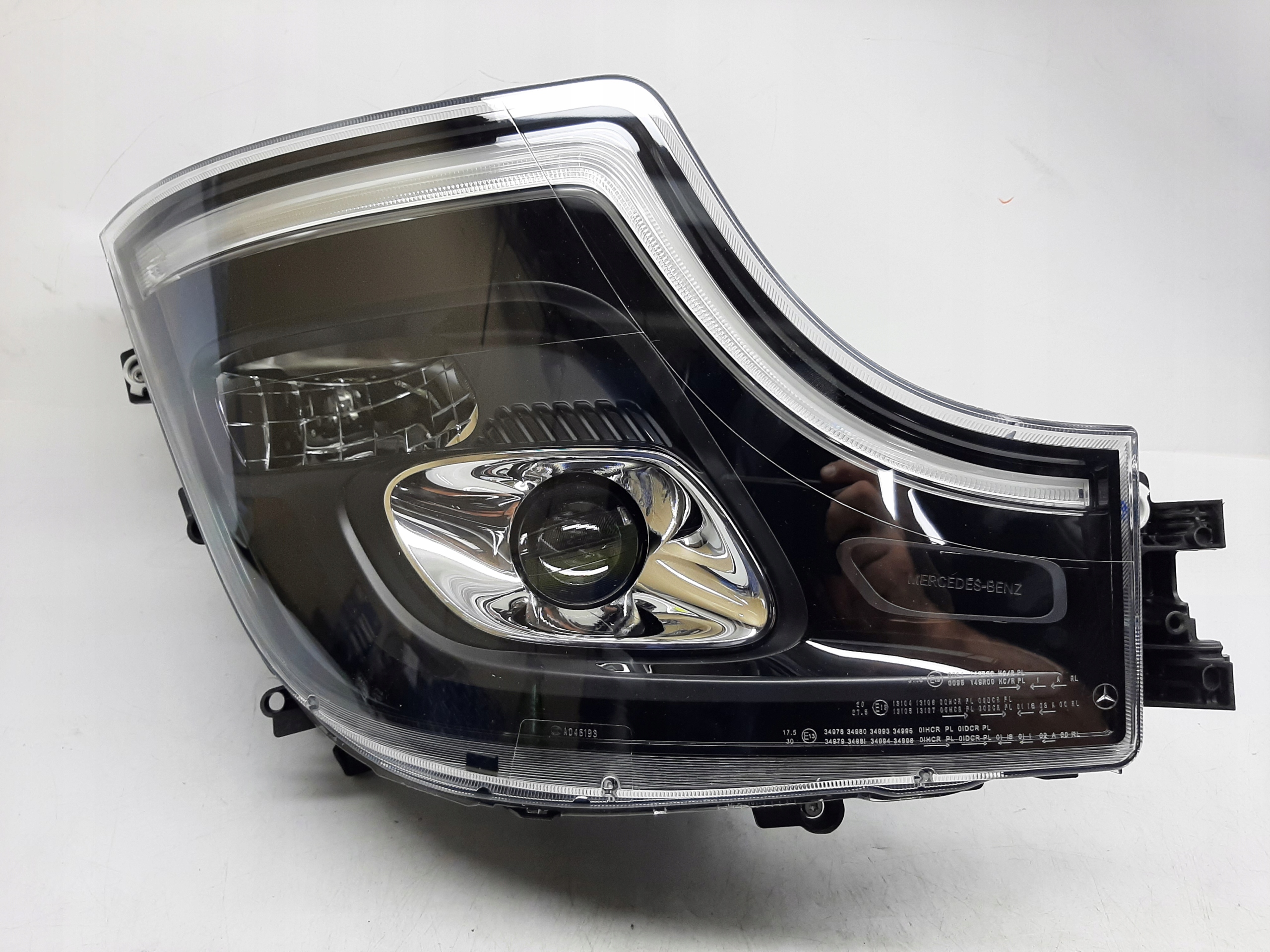 MERCEDES ACTROS LAMPA REFLEKTOR PRAWY PRZÓD PRZEDNI LED A9618201359
