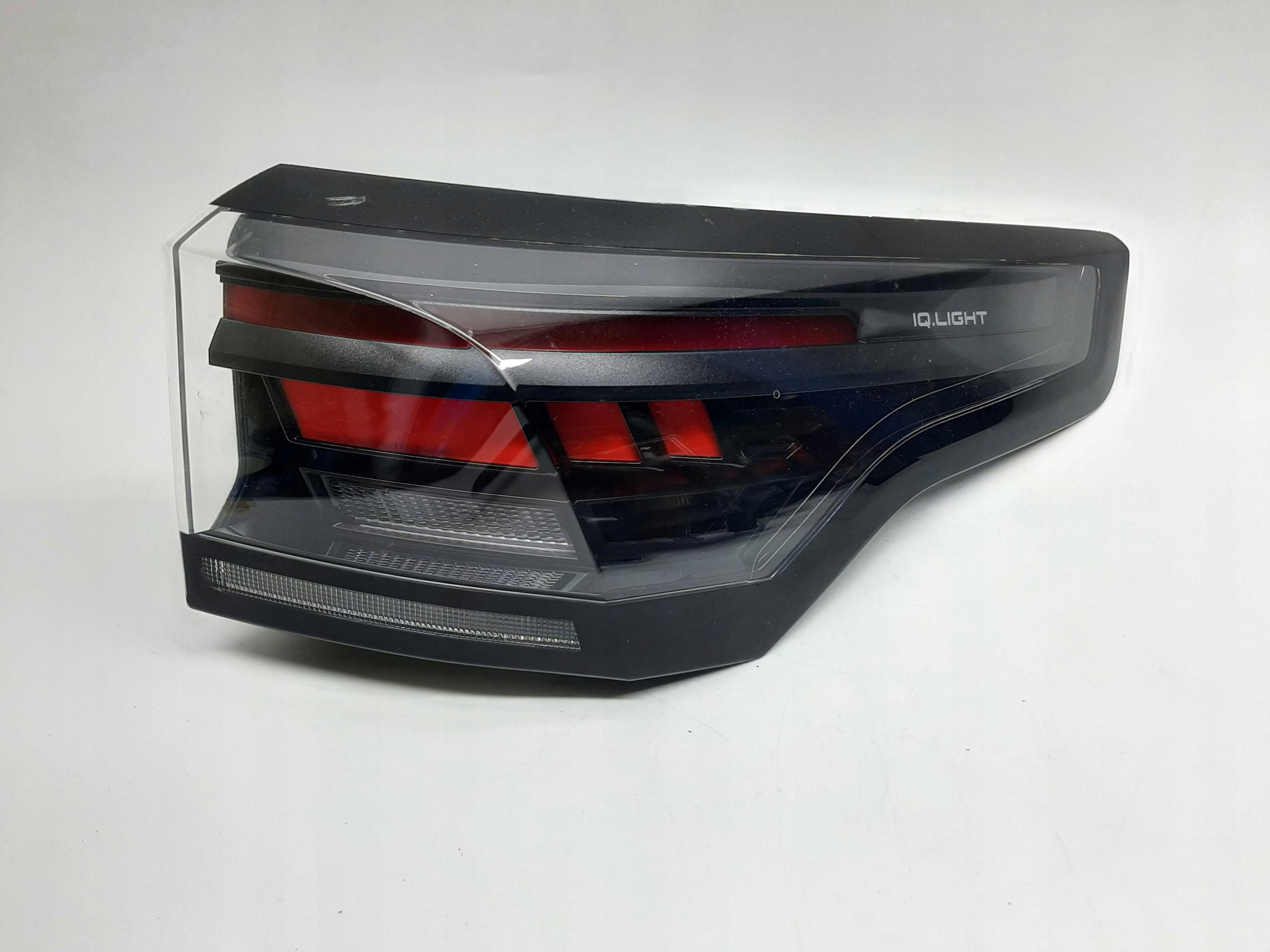 VW TIGUAN III LAMPA TYŁ TYLNA PRAWA IQ LIGHT LED 571945208A 82470201