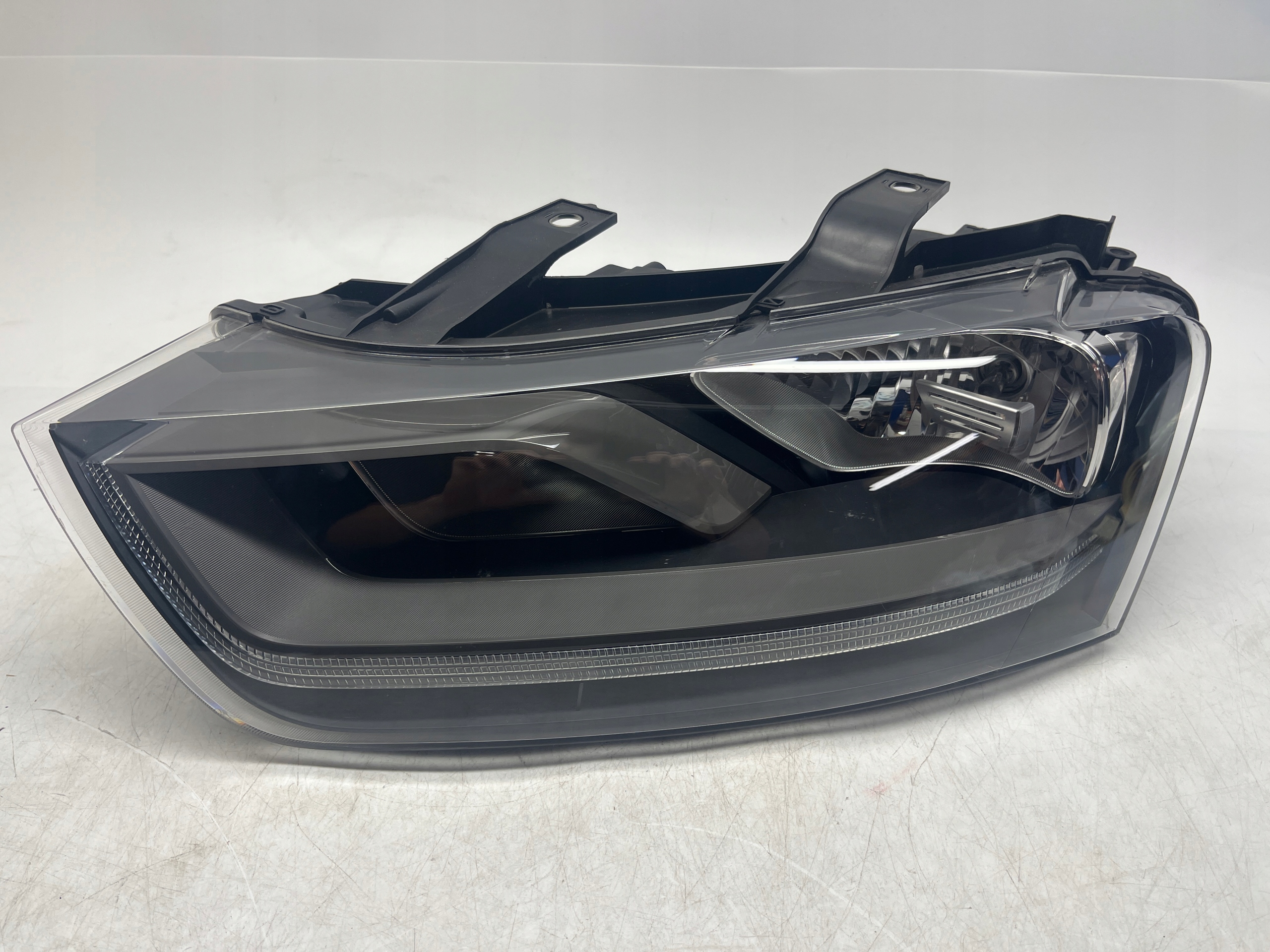 AUDI Q3 REFLEKTOR LAMPA PRZÓD LEWA 8U0941003M