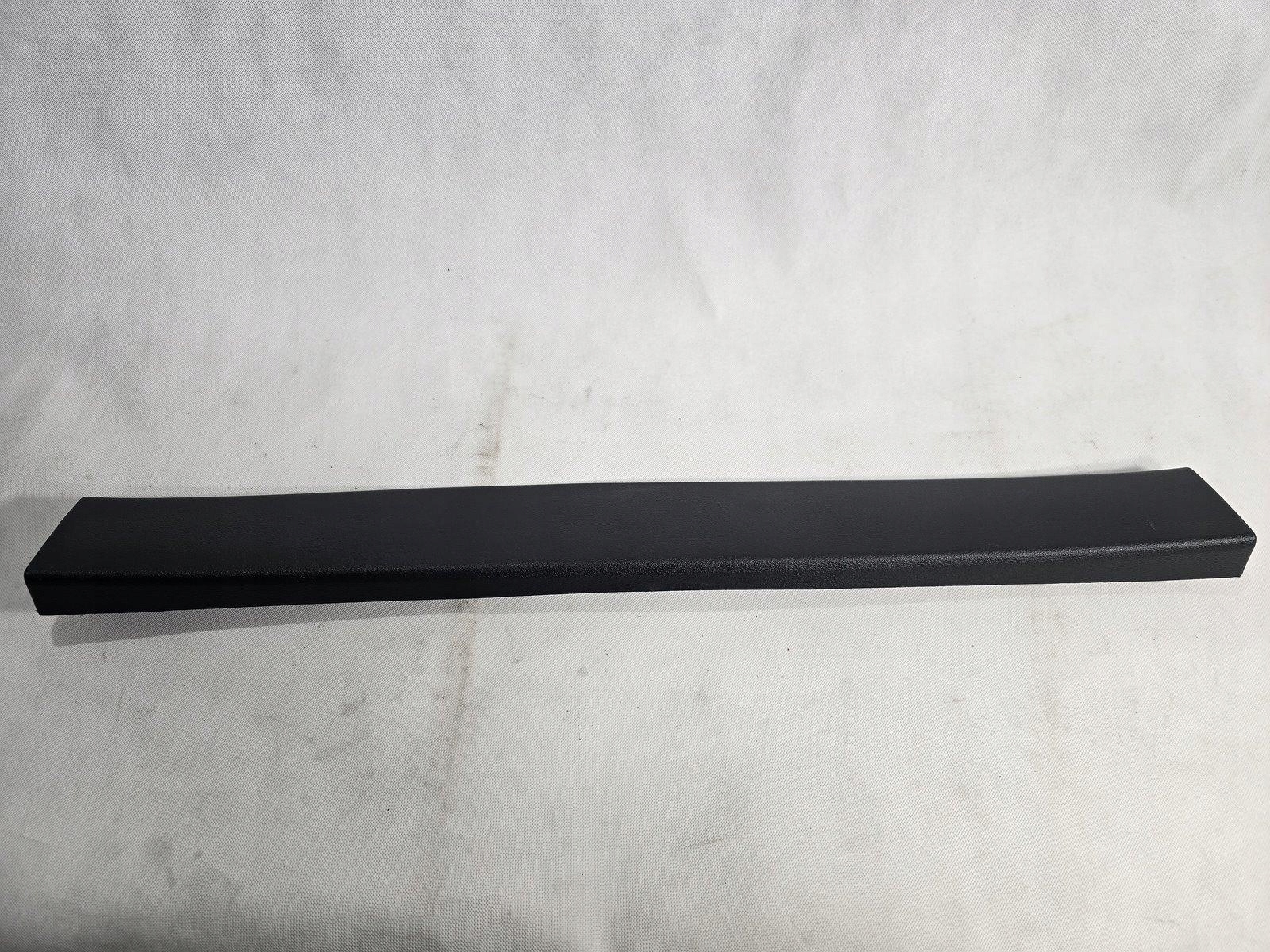 AUDI Q7 4M LISTWA OSŁONA KLAPY TYŁ 4M0867606E 4M0867606D