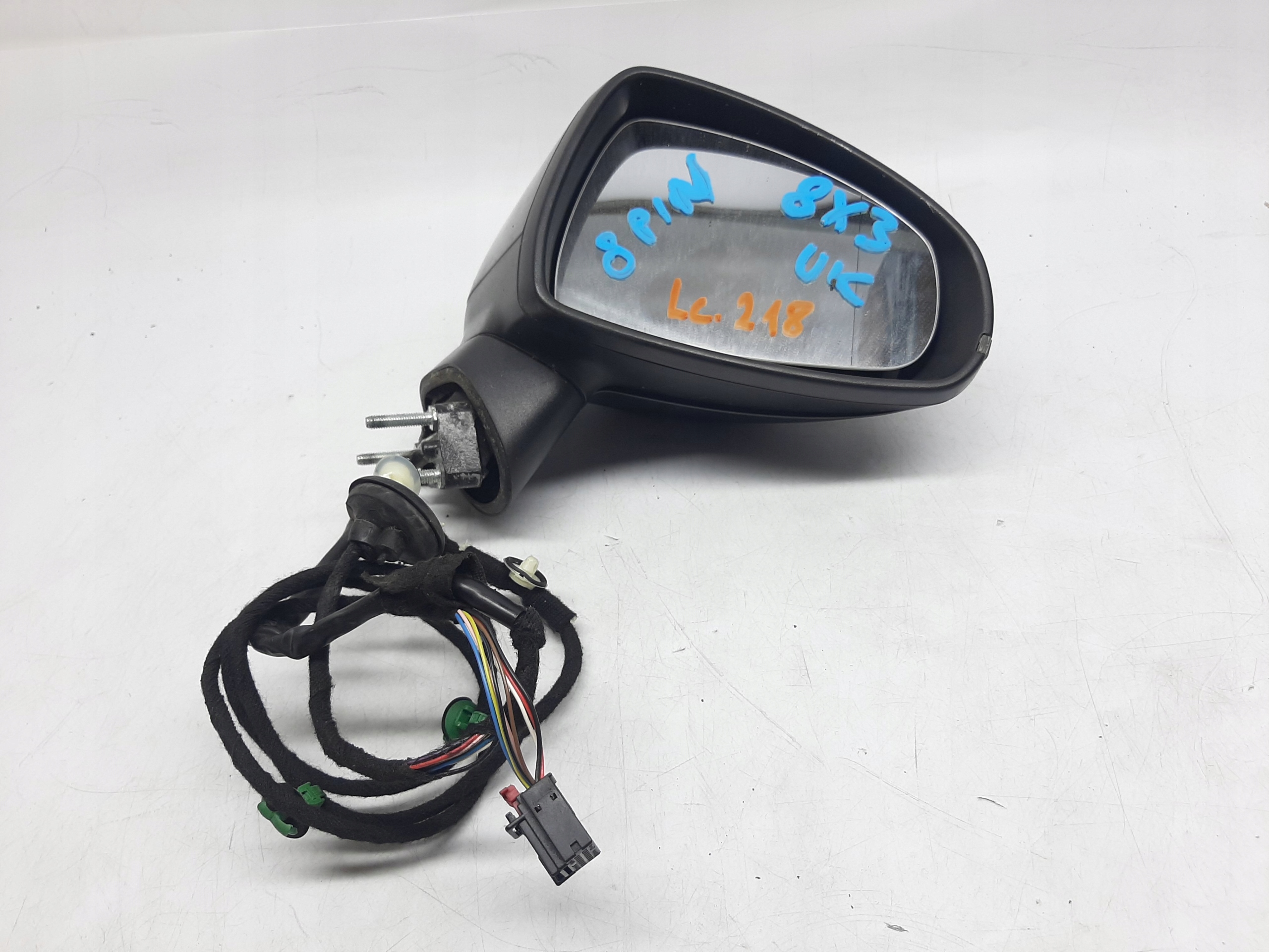 AUDI A1 8X3 LUSTERKO ZEWNĘTRZNE PRAWE 8 PIN UK