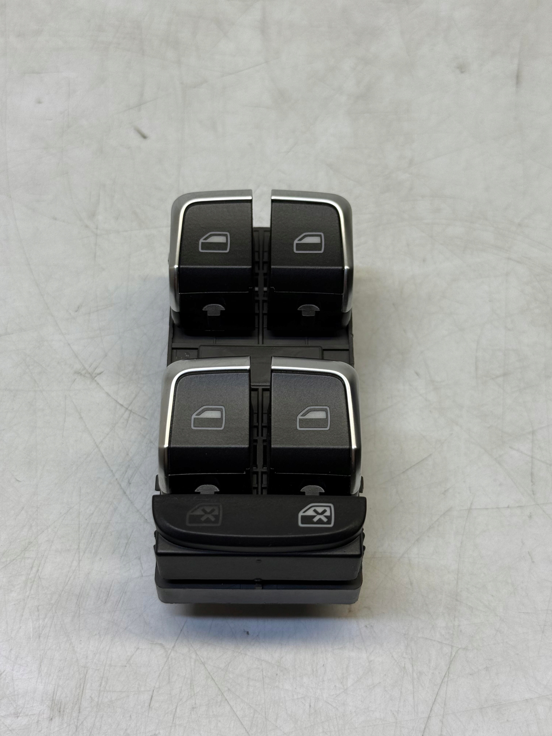 AUDI A4 A5 Q5 PRZYCISKI PRZEŁĄCZNIKI SZYB KONSOLA 8K0959851F