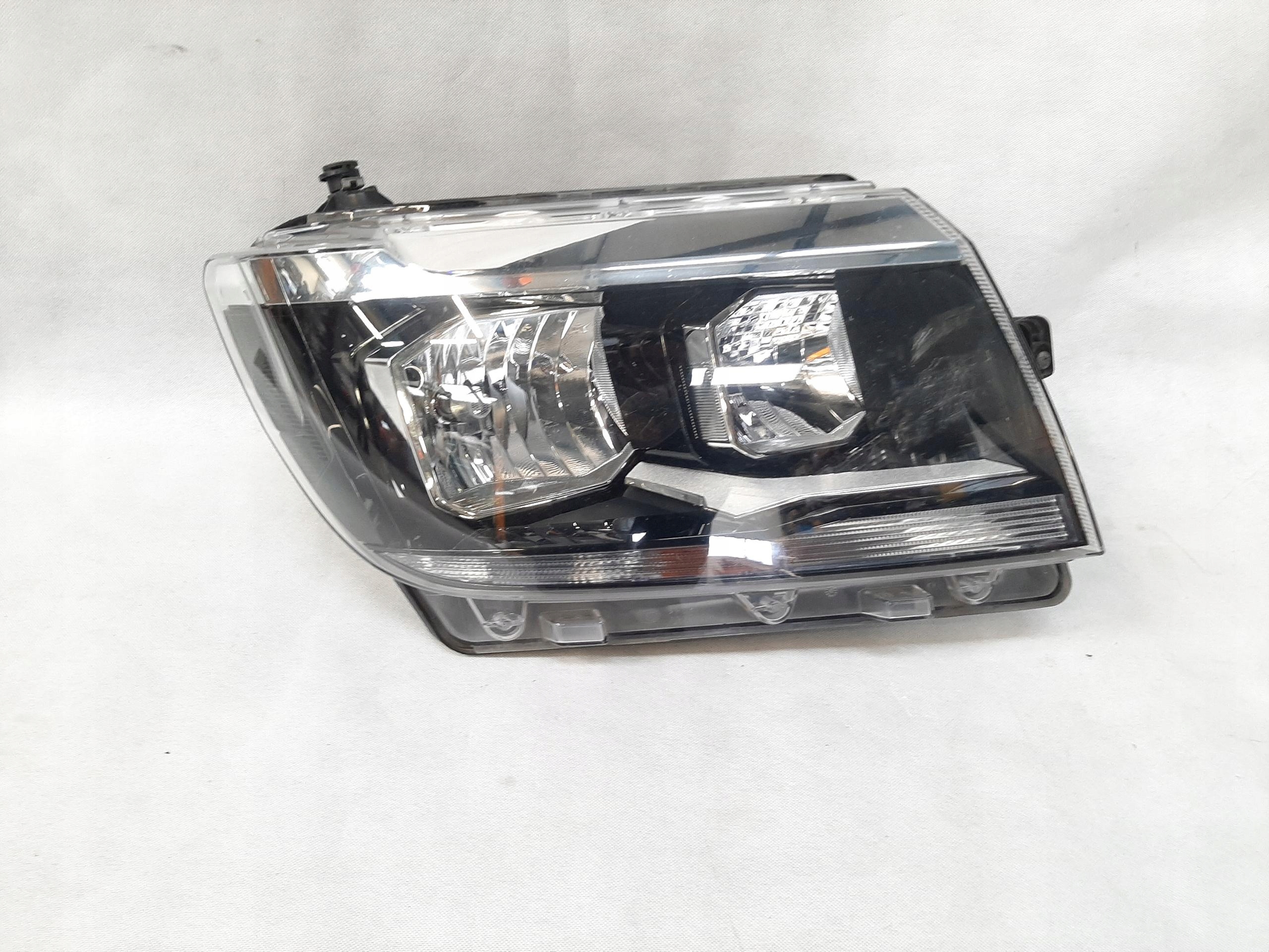 VW CRAFTER MAN TGE REFLEKTOR LAMPA PRAWY PRZÓD PRZEDNI 7C1941006