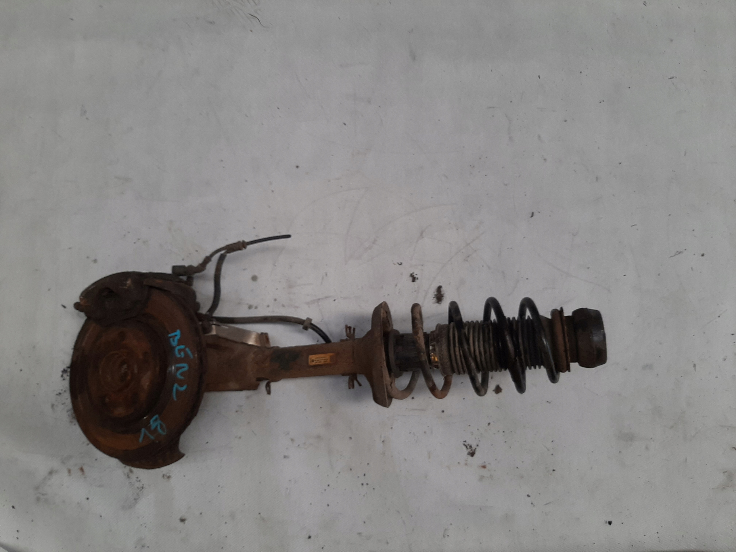 AUDI A3 8L LIFT AMORTYZATOR ZWROTNICA ZACISK PRAWY PRZÓD PRZEDNI 1J0413031N