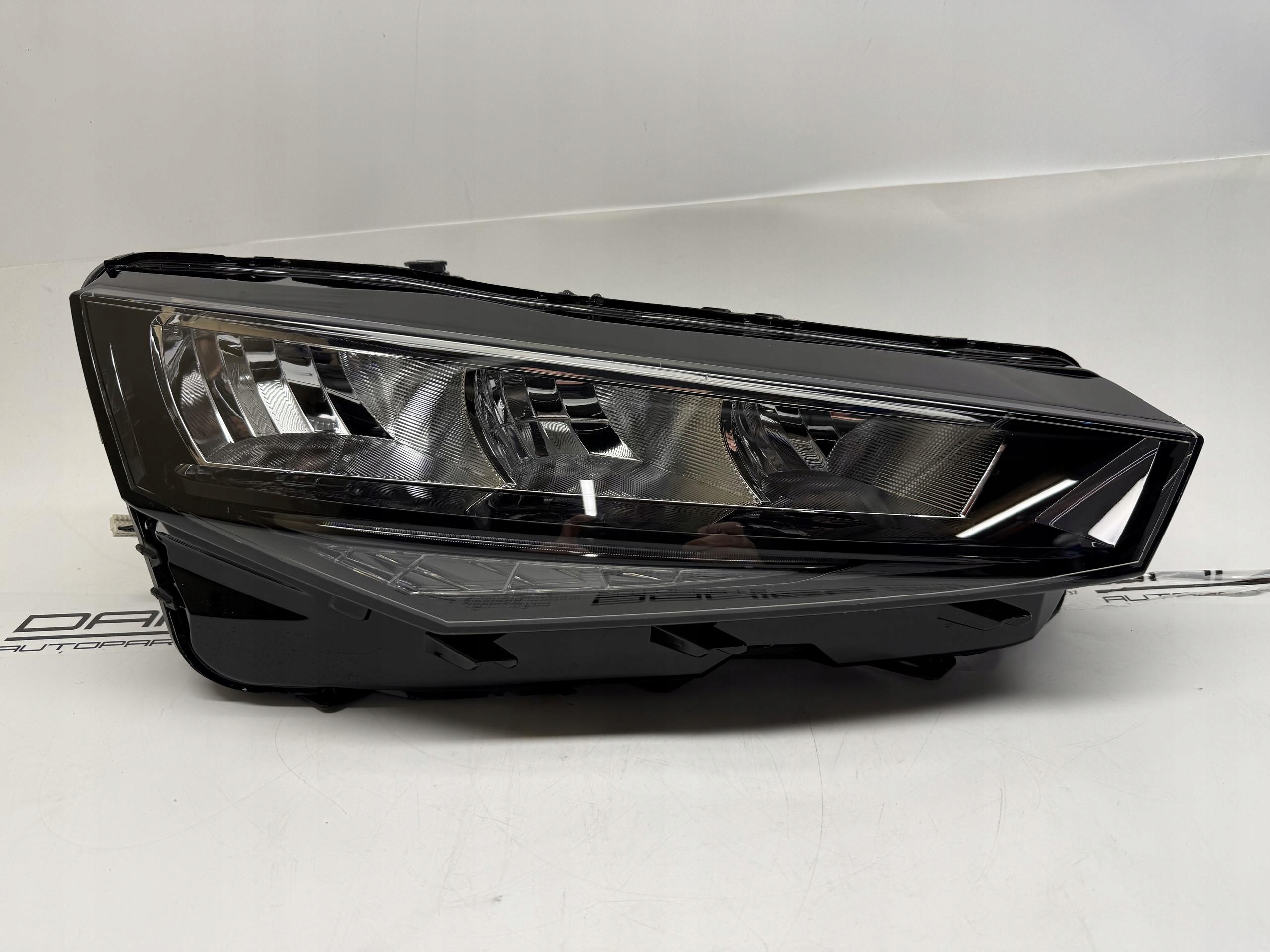 SKODA SCALA REFLEKTOR LAMPA PRAWY PRZÓD LED 655941016