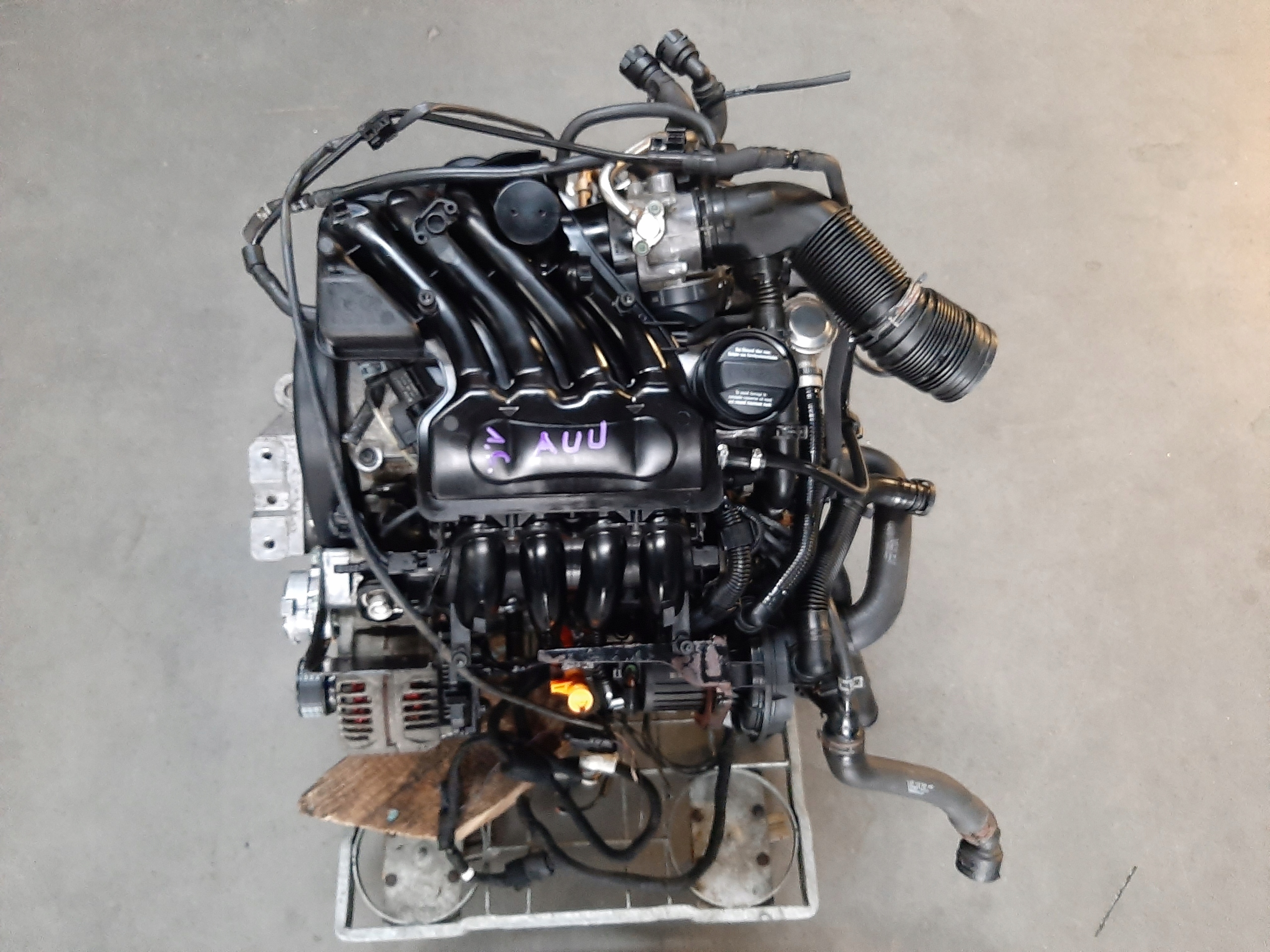 AUDI A3 8L 1.6 8V BENZYNA SILNIK KOMPLETNY AVU