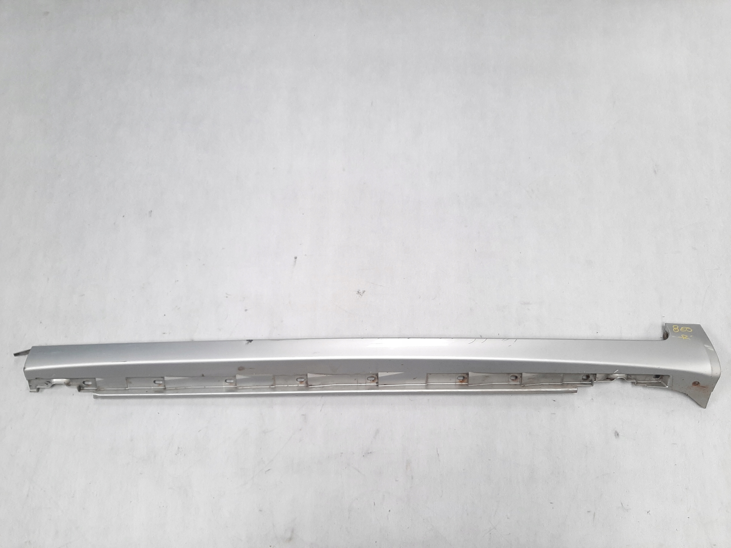 AUDI A4 B7 LISTWA PROGOWA PRAWA 8E0853860