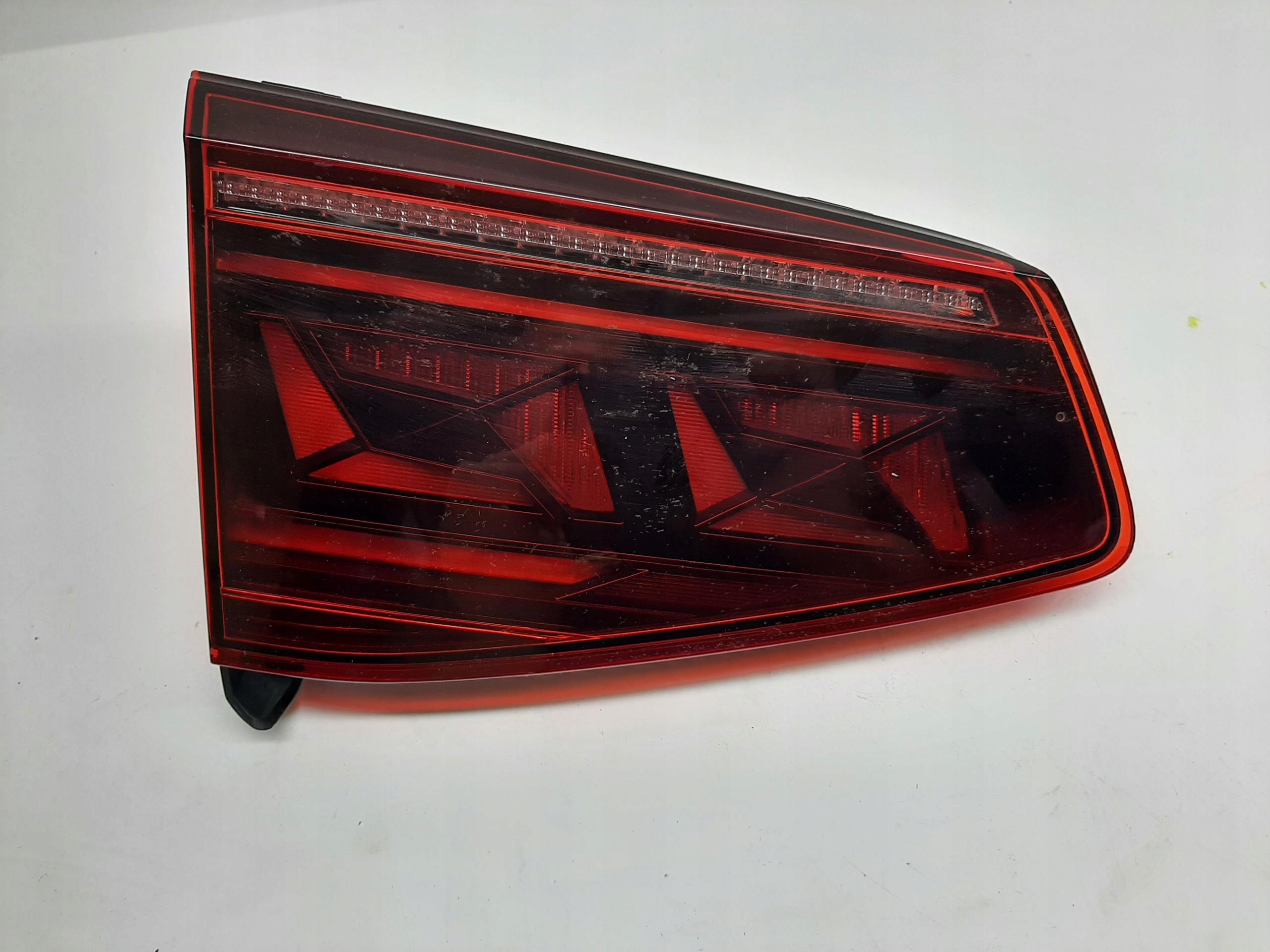 VW PASSAT B8 KOMBI LAMPA LEWA TYLNA TYŁ KLAPY LED 3G9945307N