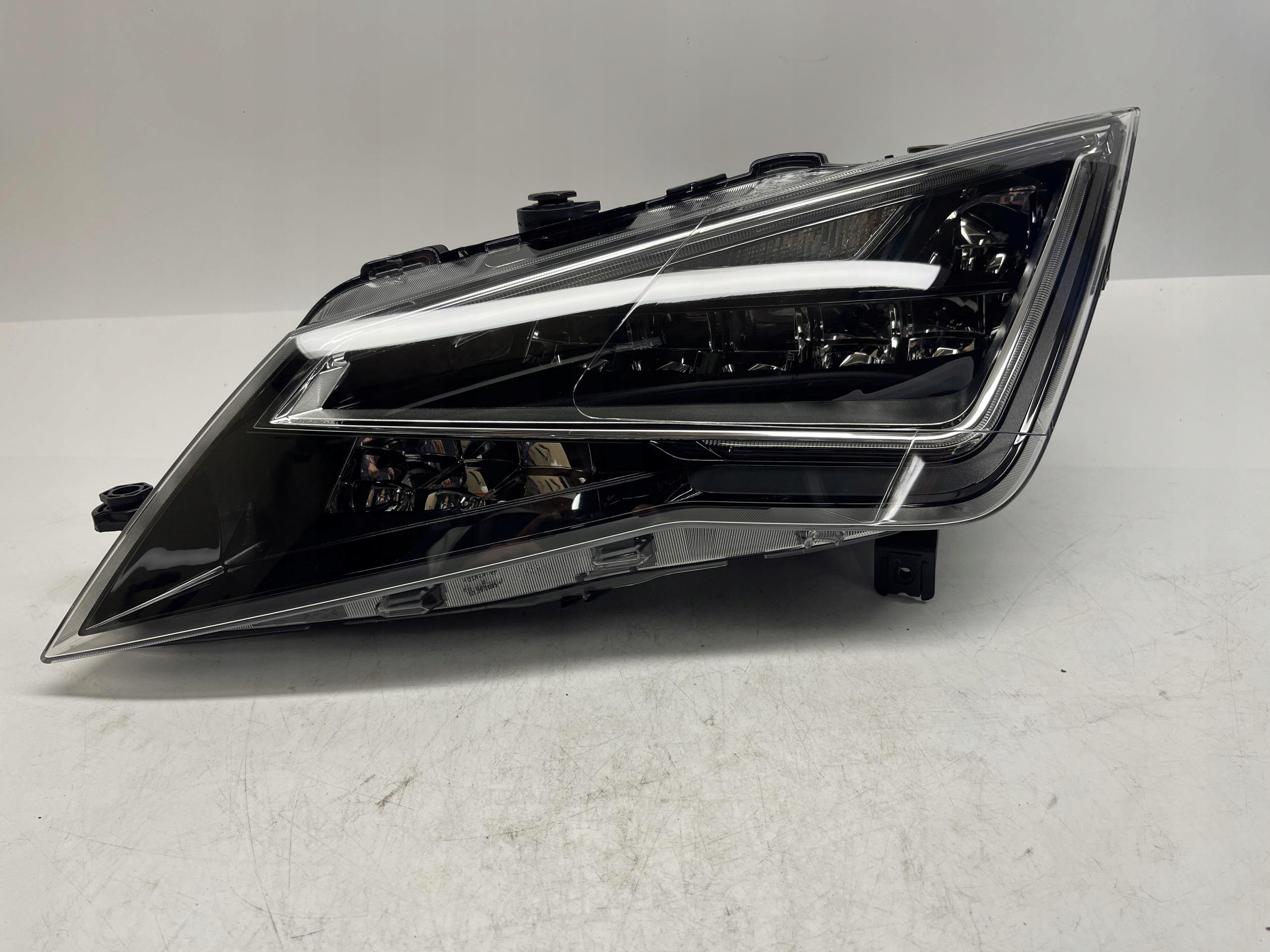 SEAT LEON REFLEKTOR LAMPA LEWA LED 5F1941007B