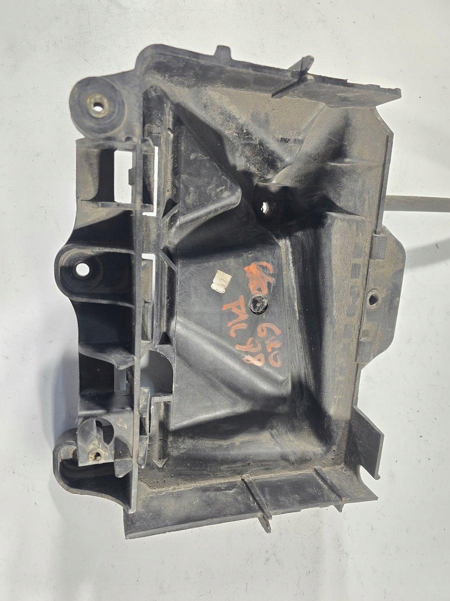 VW POLO V 6R AUDI A1 8X SKODA FABIA II PODSTAWA AKUMULATORA 6R0915331