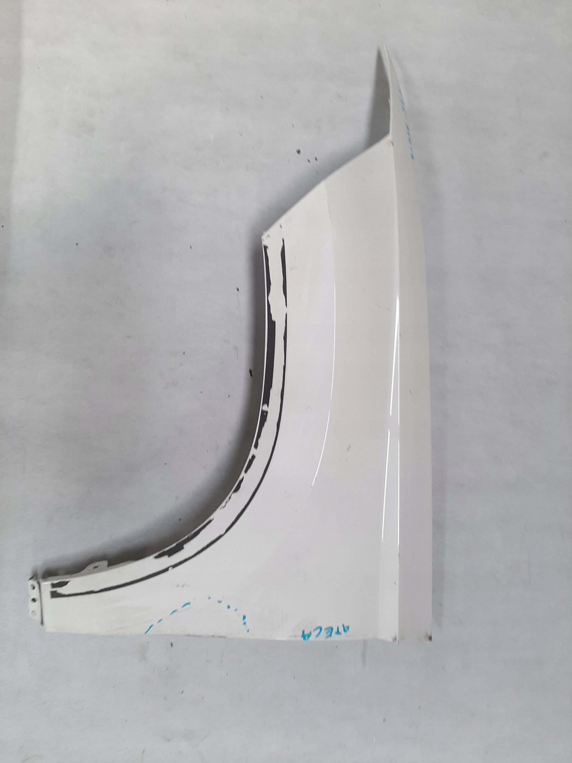 SEAT ATECA 575 BŁOTNIK POSZYCIE BŁOTNIKA LEWAY PRZÓD 575821105