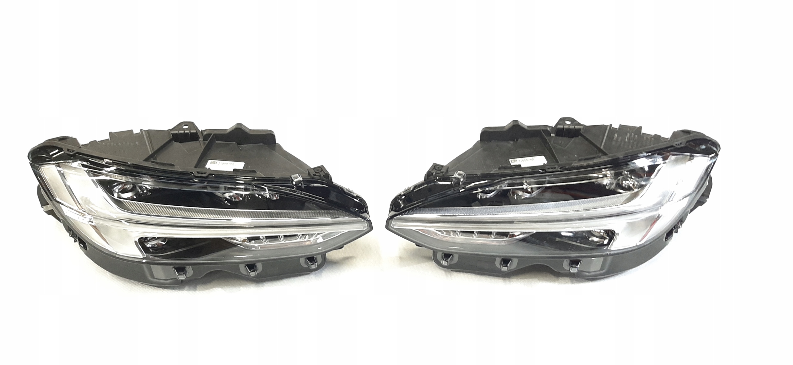 VOLVO V90 S90L REFLEKTOR LAMPA 31655286 31655285