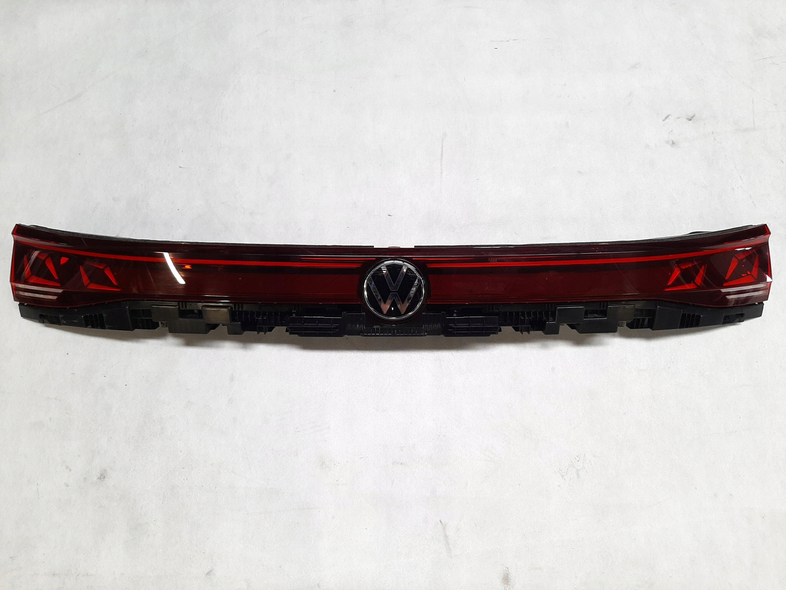 VW TOUAREG III BLENDA LAMPA KLAPY TYŁ LED 760945307G