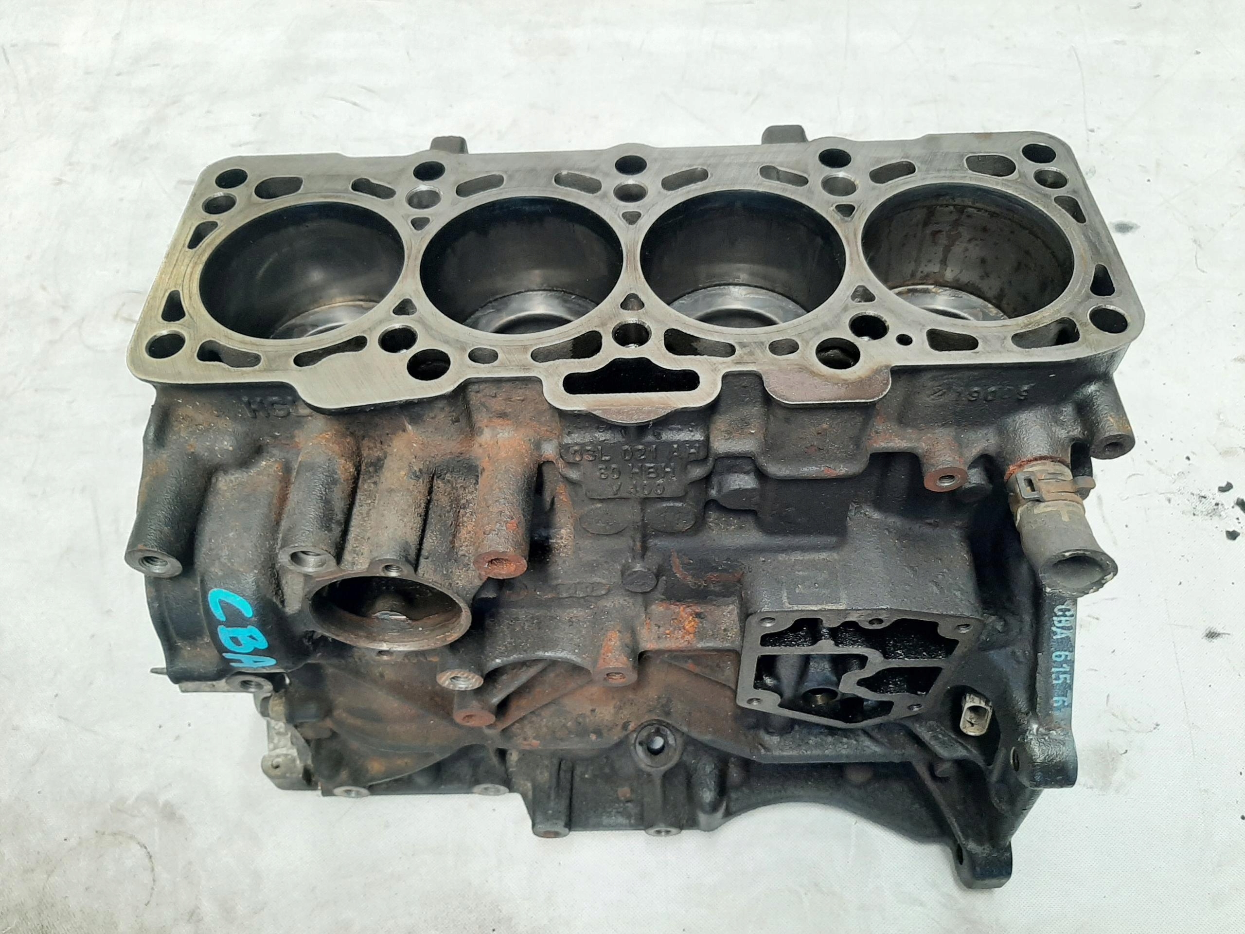 VW PASSAT B6 BLOK SILNIKA 2.0 TDI CBA