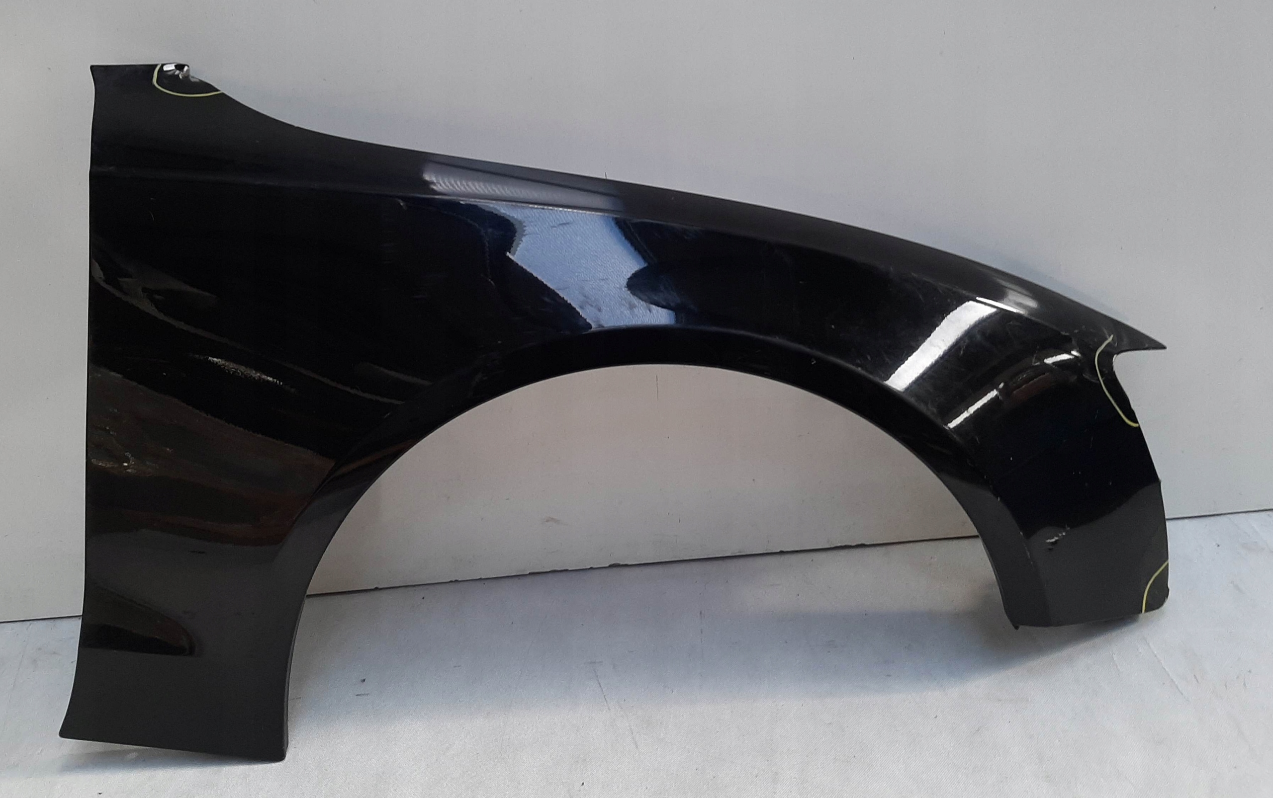 Audi A5 8T Błotnik prawy 8T0821106