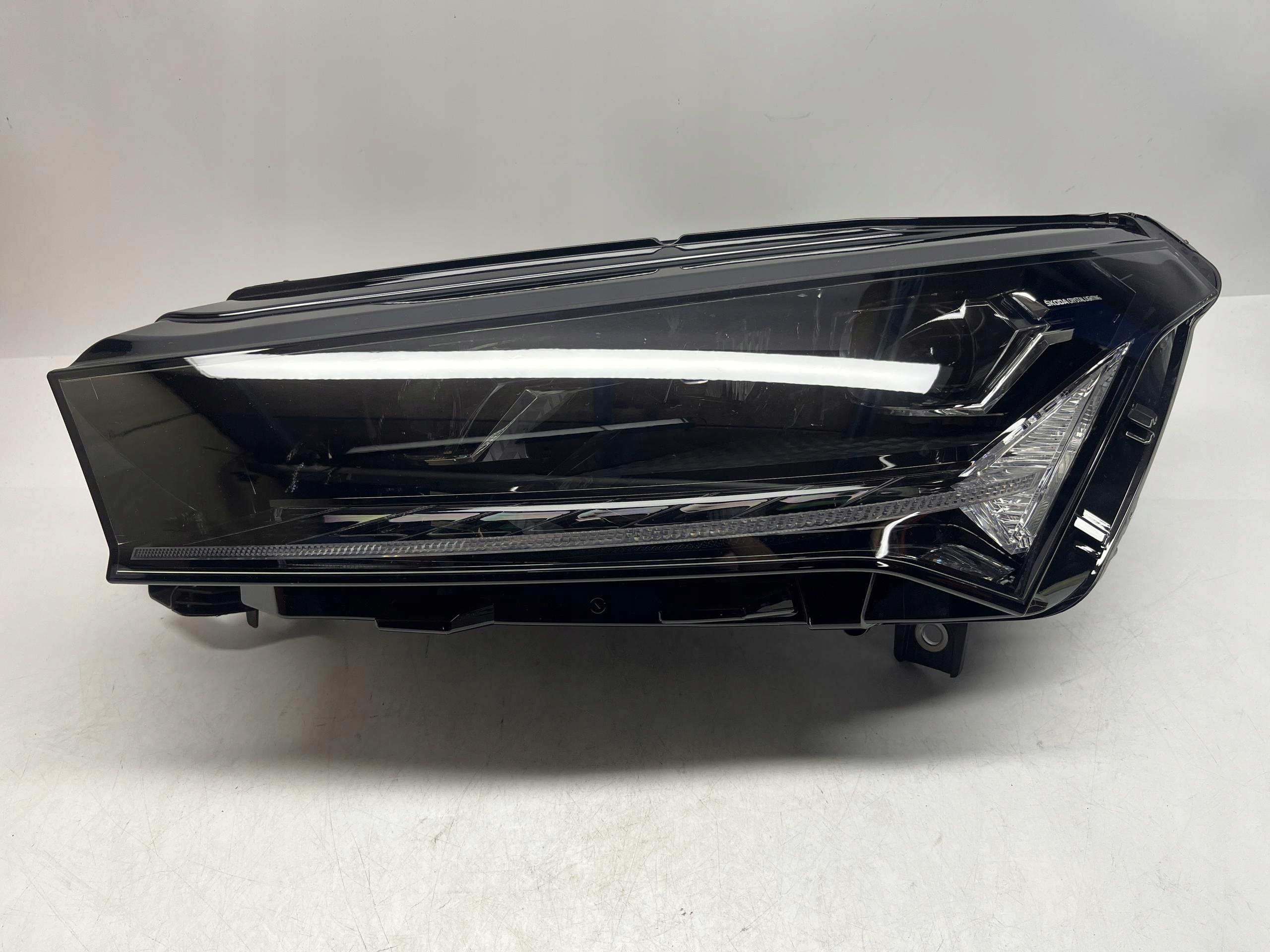 SKODA ENYAQ ELROQ Reflektor Lampa Przód LEWY LED 5LB941015A