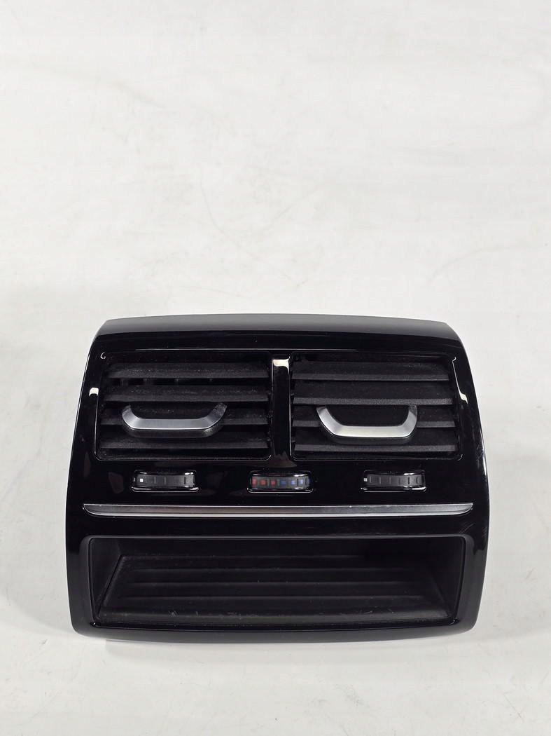 BMW G30 G31 G32 KRATKI NAWIEWU TUNELU TYŁ 9357865