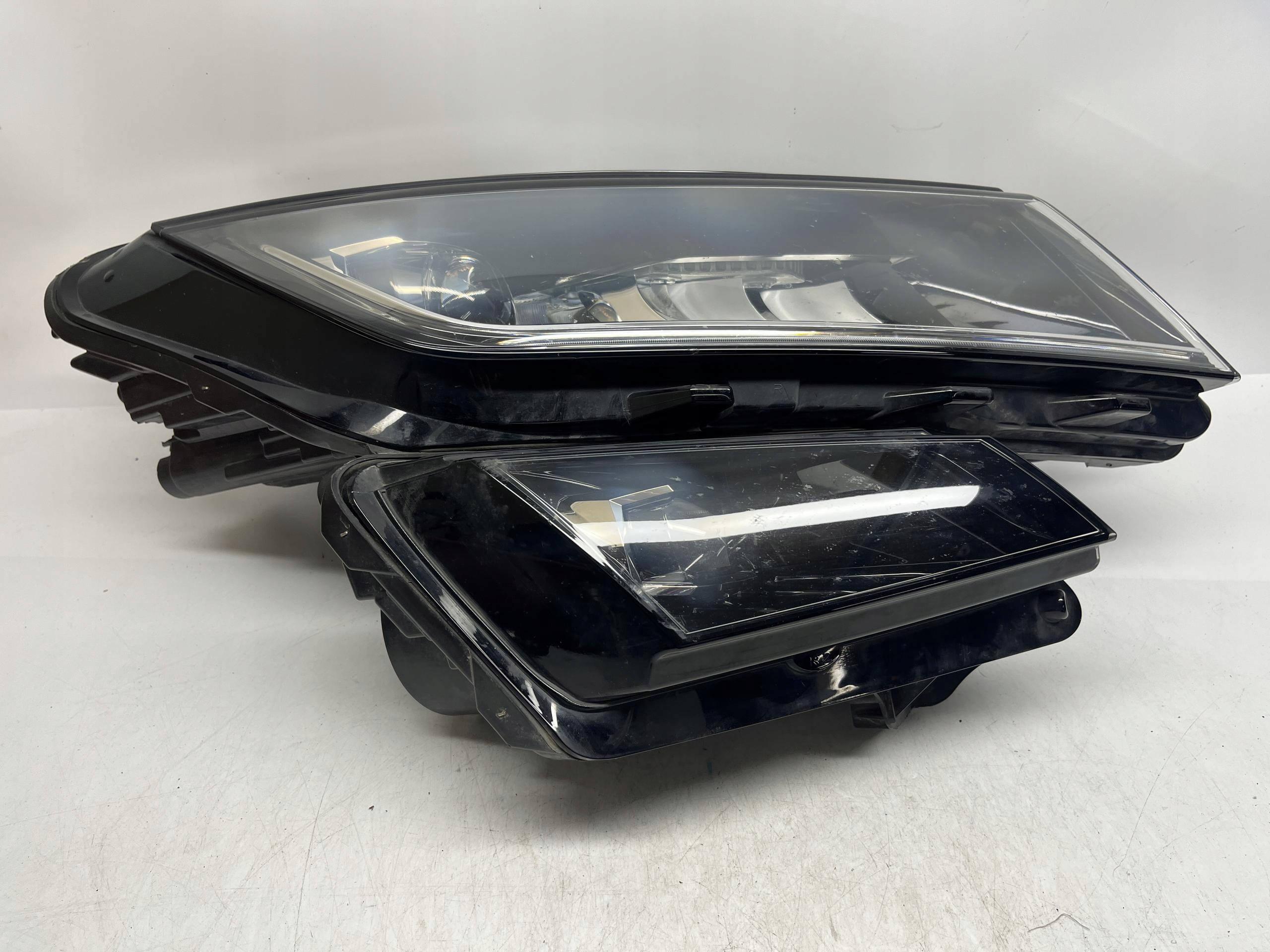 SKODA Kodiaq Reflektor Lampra Przód Prawy Led 566941016E