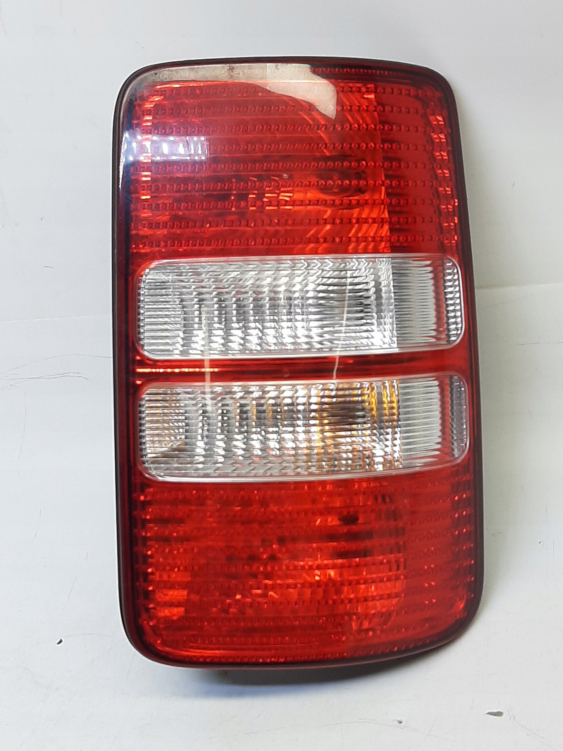 VW CADDY 2K LAMPA TYŁ TYLNA PRAWA 2K5945096B