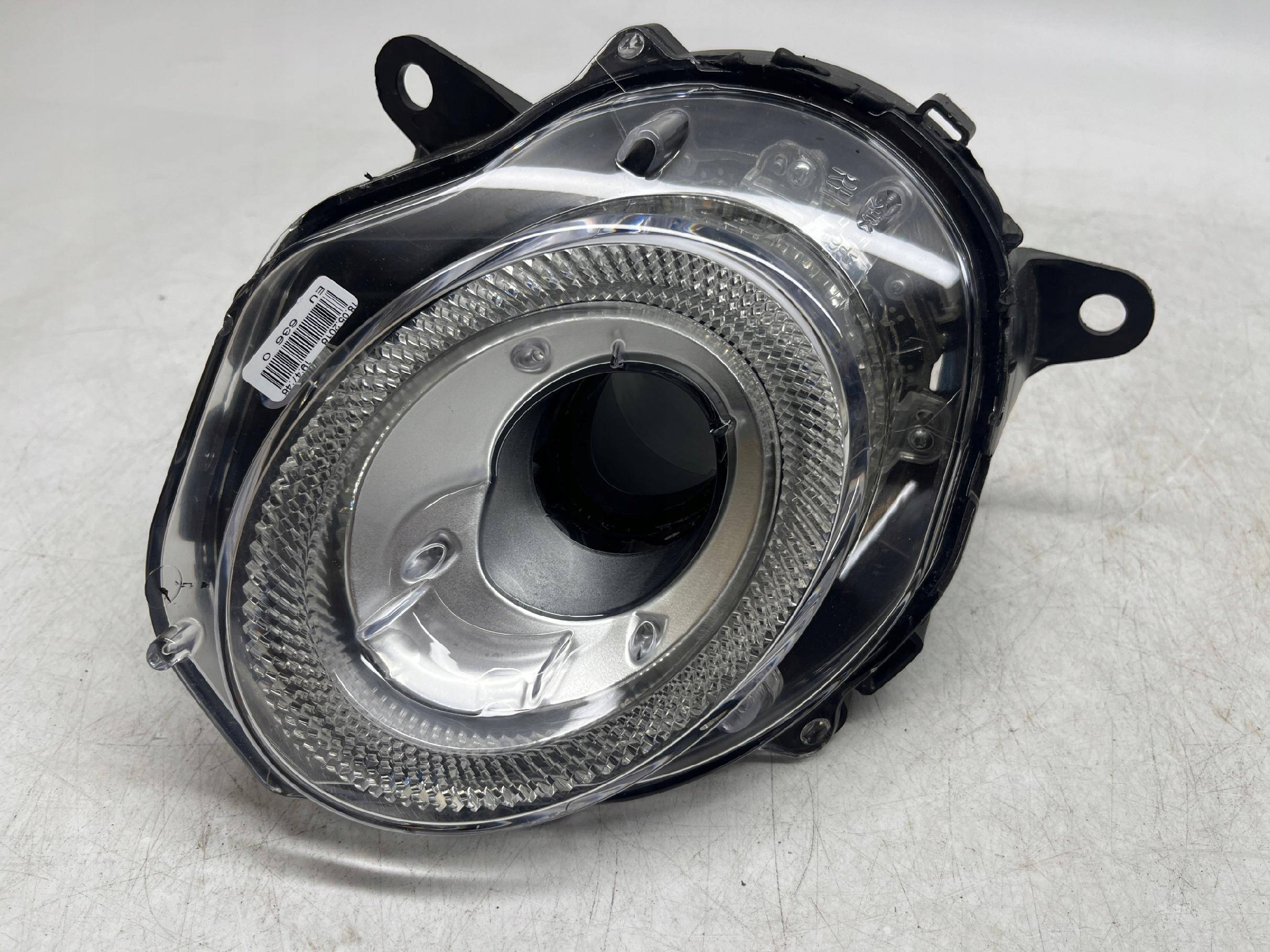 BENTLEY BENTAYGA LAMPA PRAWA KIERUNKOWSKAZ DRL HALOGEN LED SAE 36A953042A
