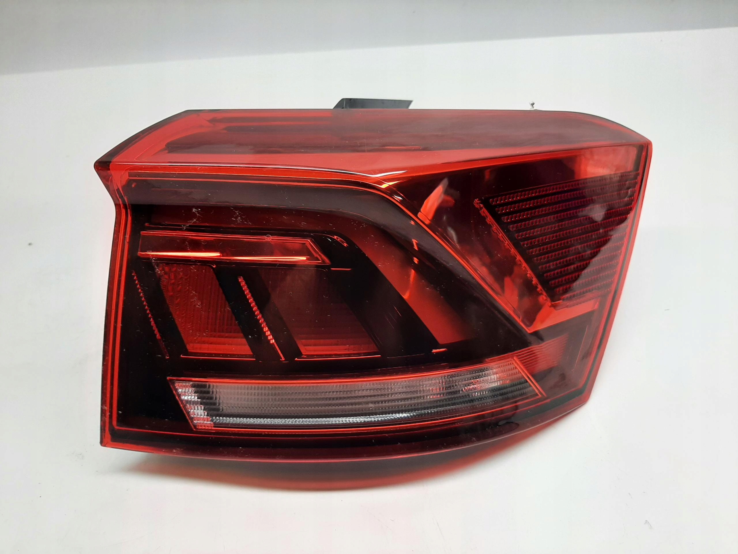 VW T-ROC LIFT LAMPA PRAWA TYLNA TYŁ LED 2GA945096D