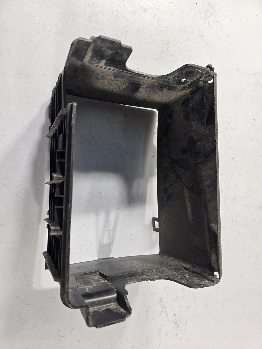 VW POLO IV 9N SEAT IBIZA III OBUDOWA AKUMULATORA 6Q0915419G