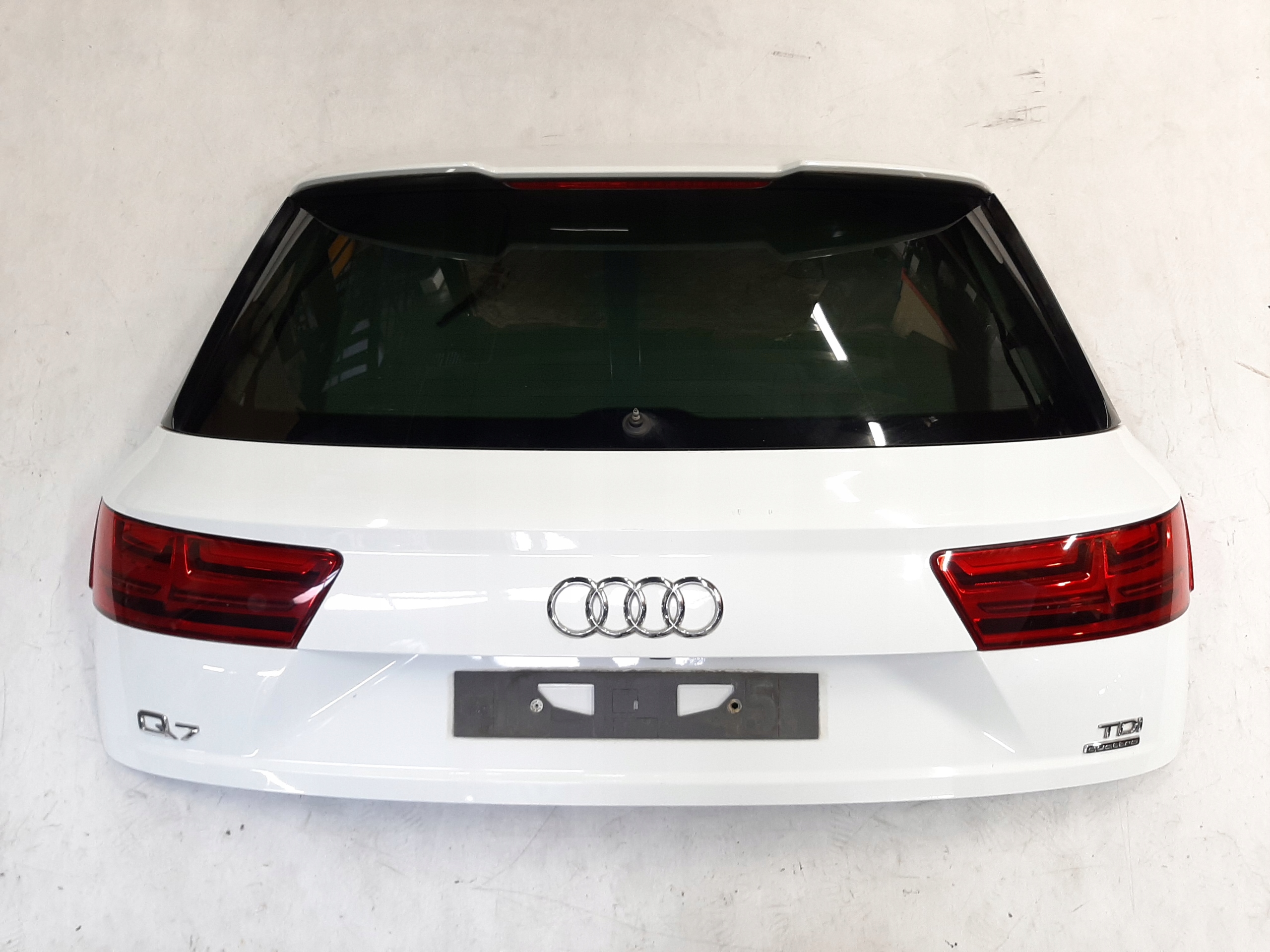 AUDI Q7 4M KLAPA BAGAŻNIKA TYŁ TYLNA