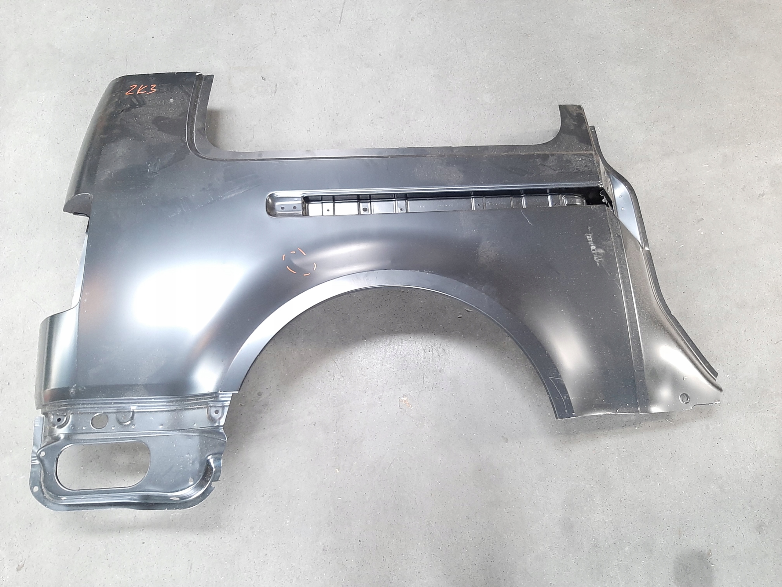 VW CADDY POSZYCIE BŁOTNIKA PRAWY PRAWE TYŁ TYLNE 2K3809604F