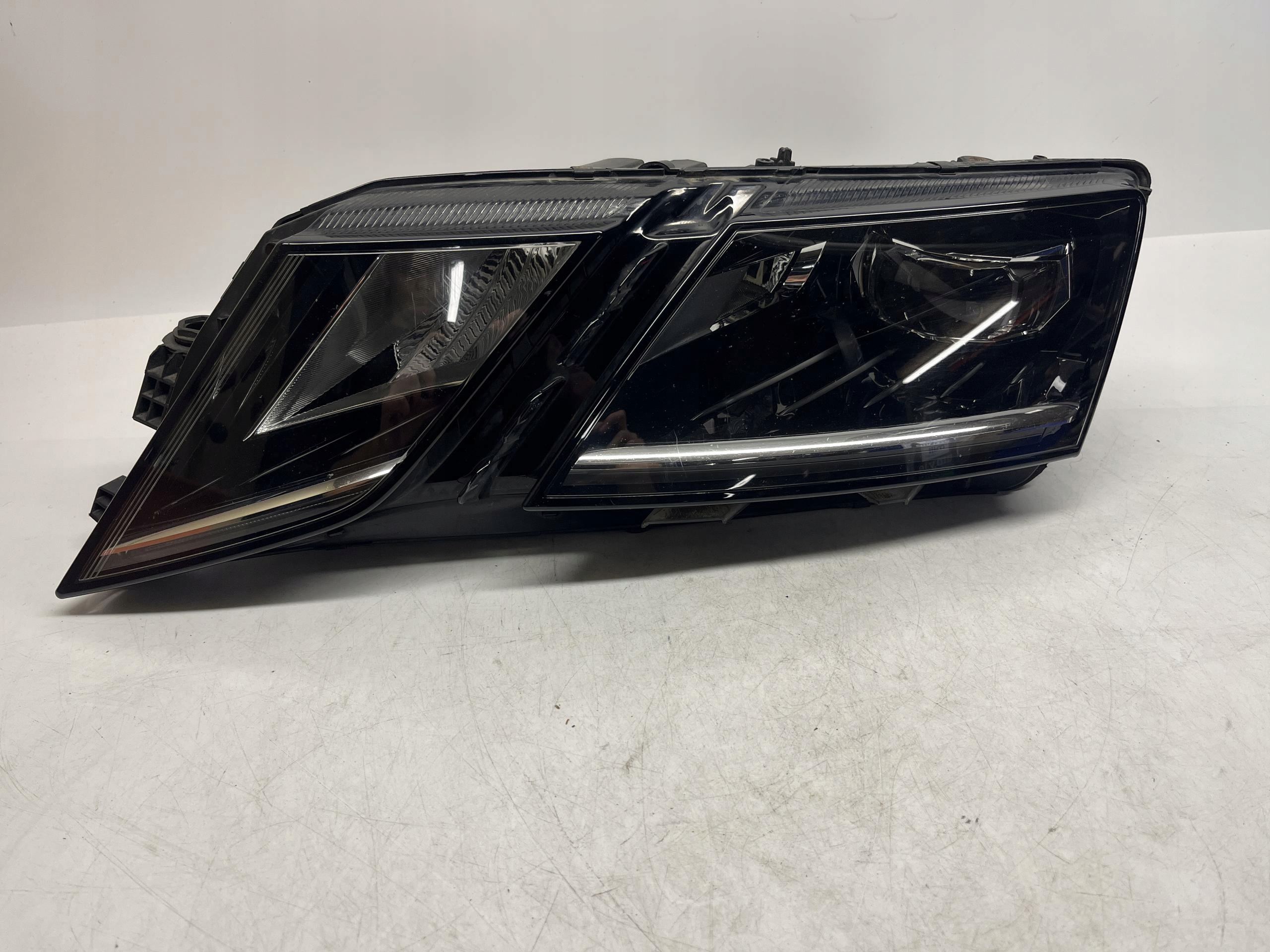 SKODA Octavia Reflektor Lampa Przód LEWY LED 5E1941015D
