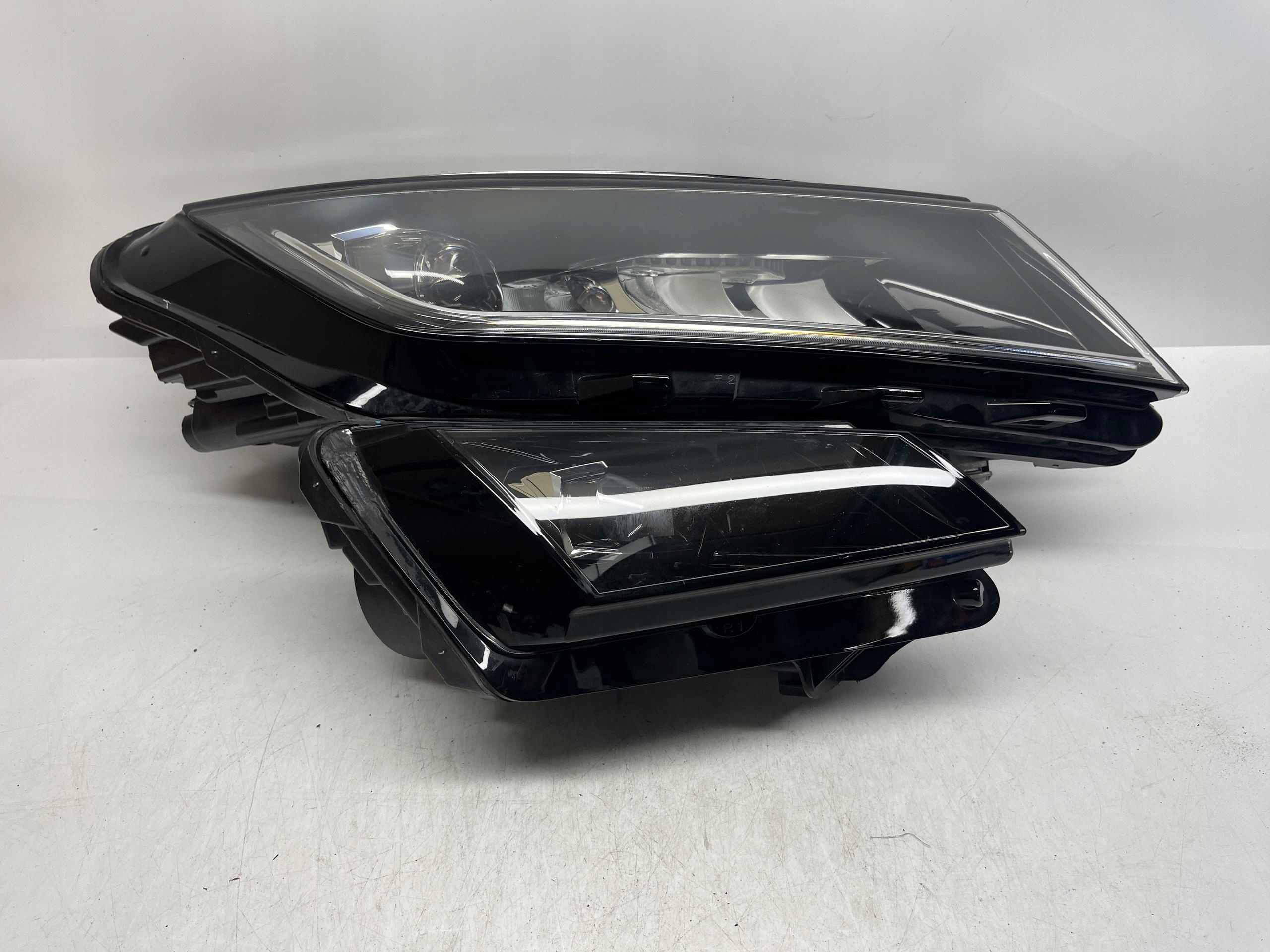 SKODA Kodiaq Reflektor Lampra Przód Prawy Led 566941016E