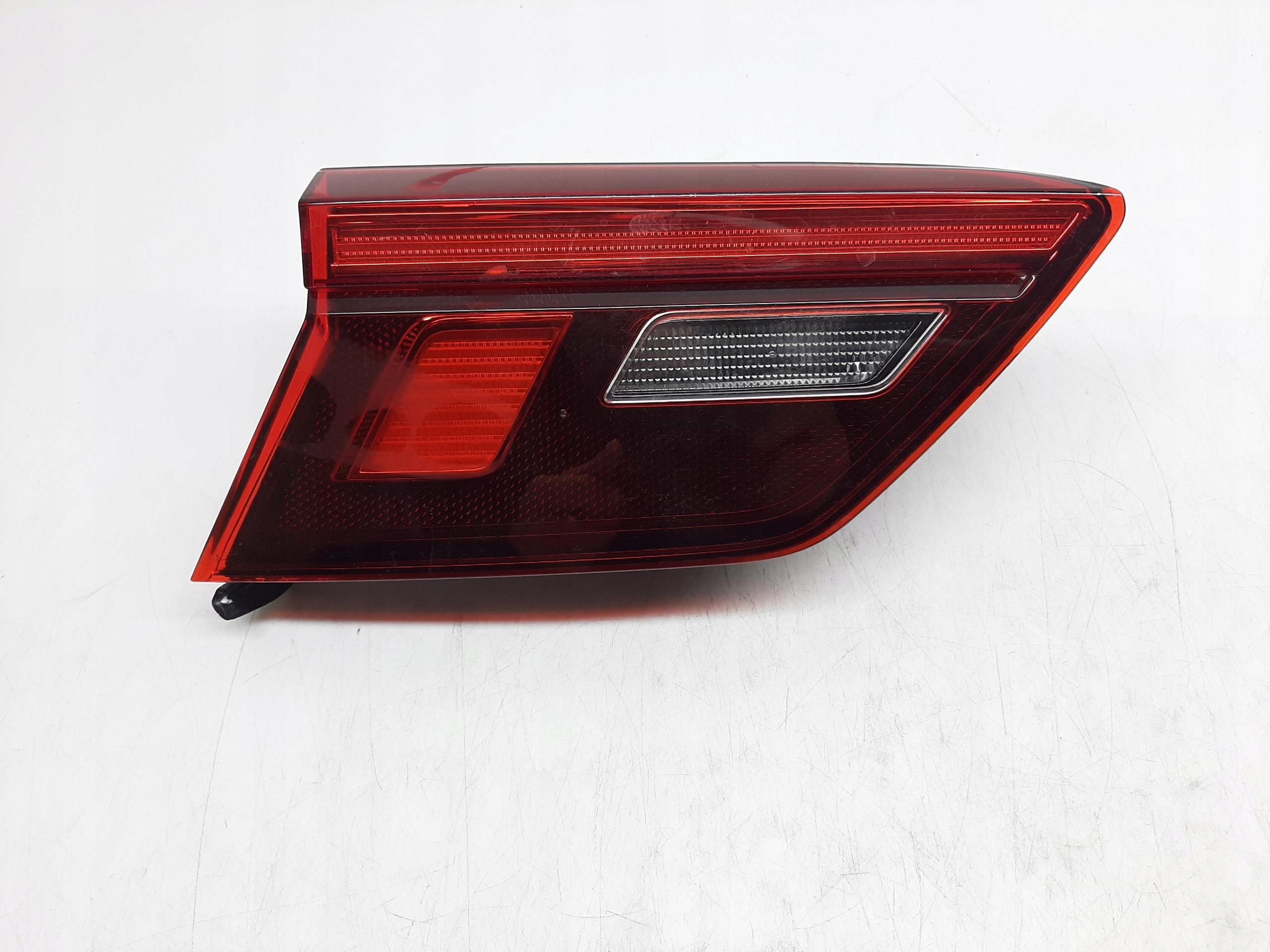 VW TIGUAN II LAMPA TYŁ TYLNA LEWA KLAPY LED 5NA945093F 2SA012520-01
