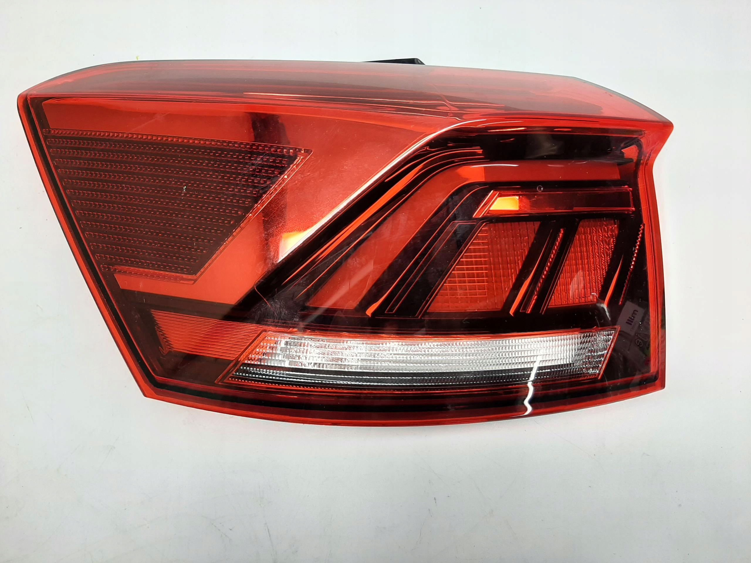 VW T-ROC LIFT LAMPA LEWA TYLNA TYŁ LED 2GA945095D