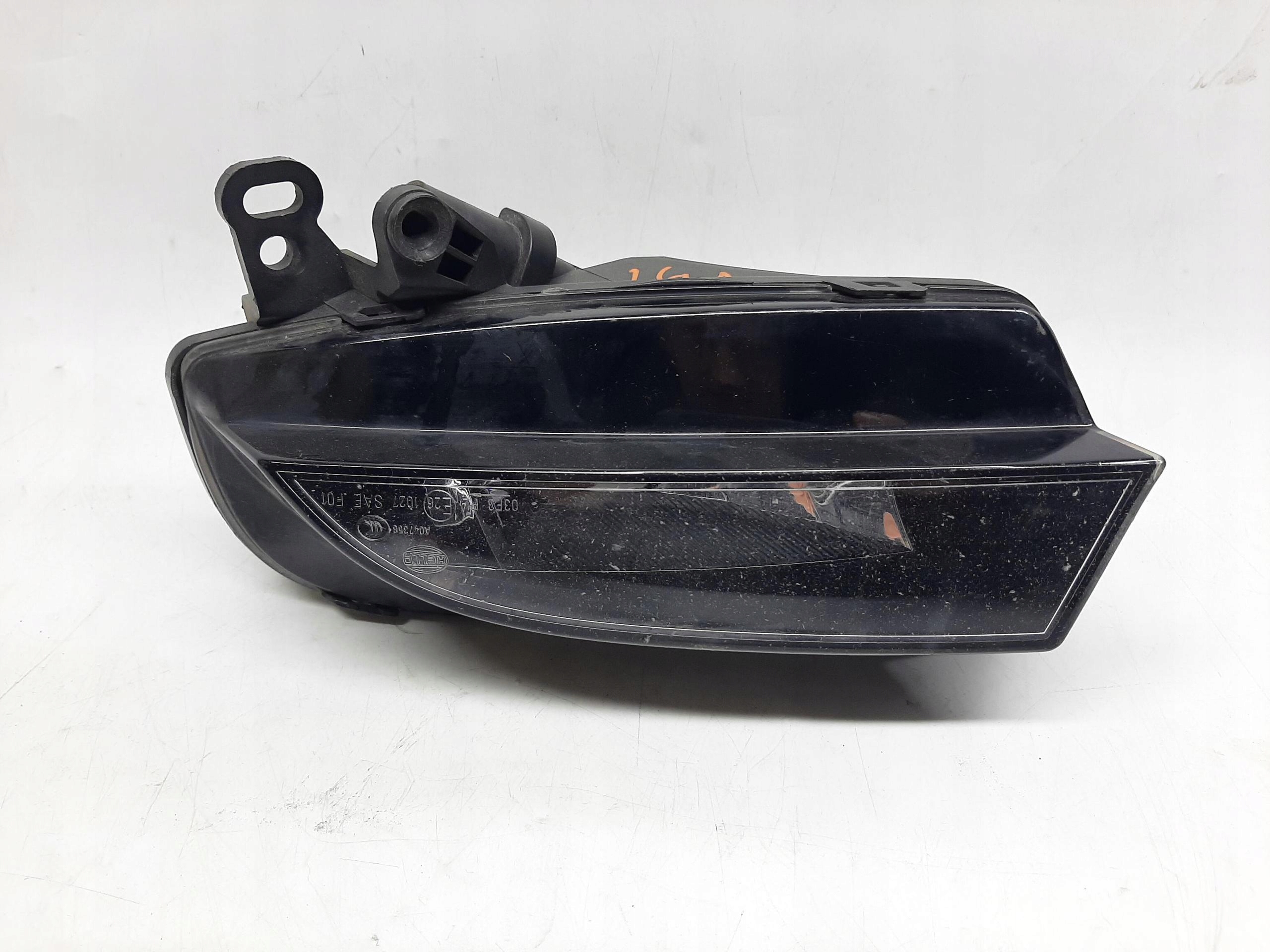 AUDI A5 8T HALOGEN LAMPA PRZECIWMGIELNA LEWA 8T0941699F