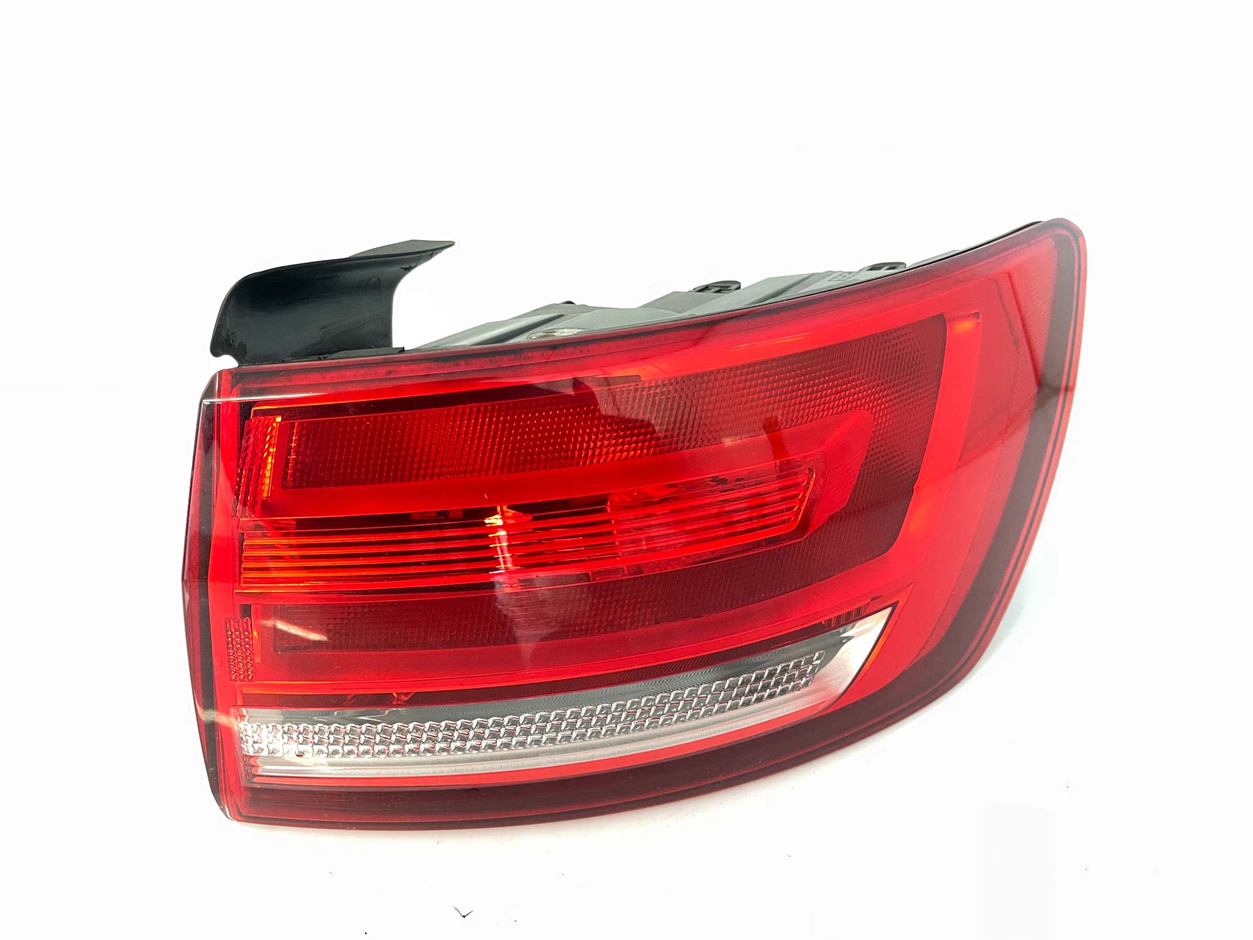 AUDI A4 B9 LAMPA TYŁ PRAWA 8W9945070