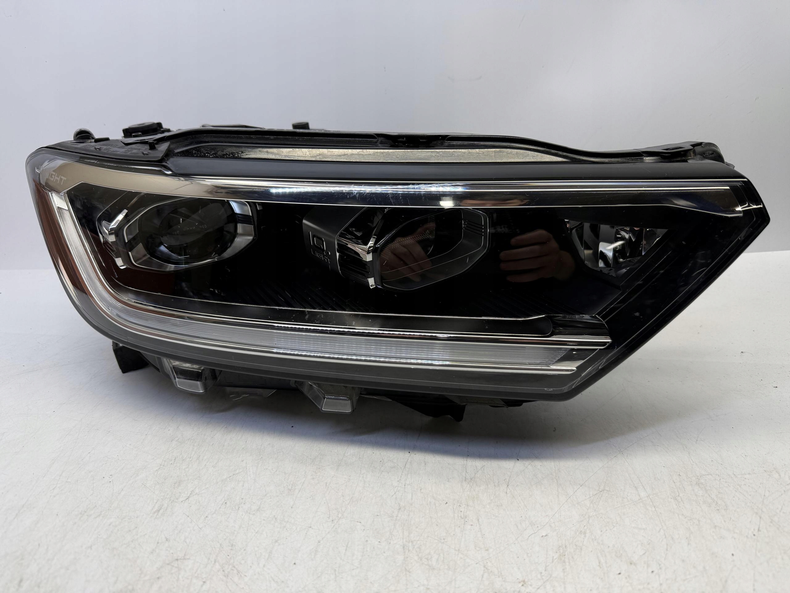 VW T-ROC REFLEKTOR LAMPA PRAWY PRZÓD PRZEDNIA LED IQ.LIGHT 2GA941036AH