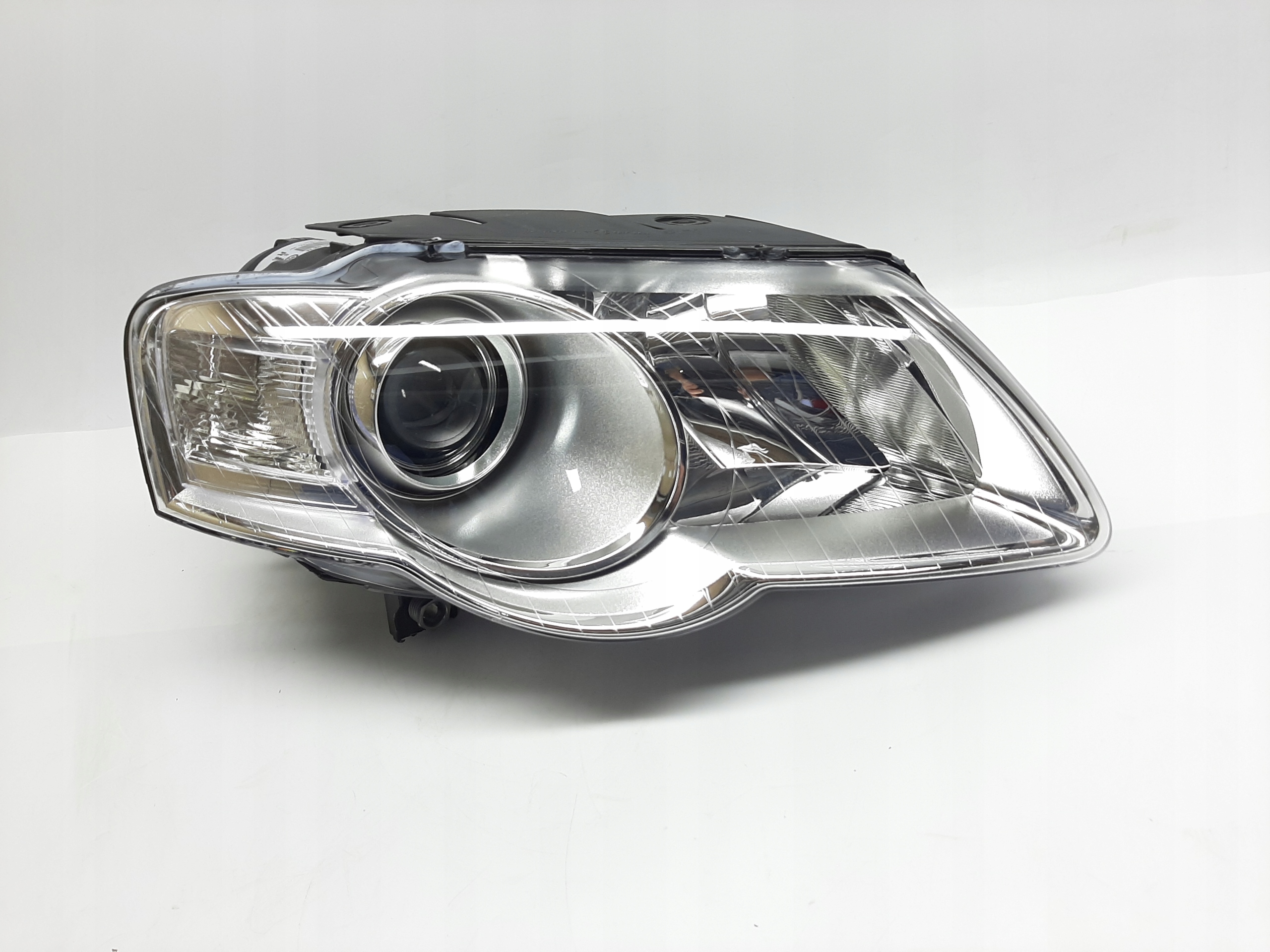 PASSAT B6 REFLEKTOR PRZÓD PRZEDNI PRAWY 3C0941006A