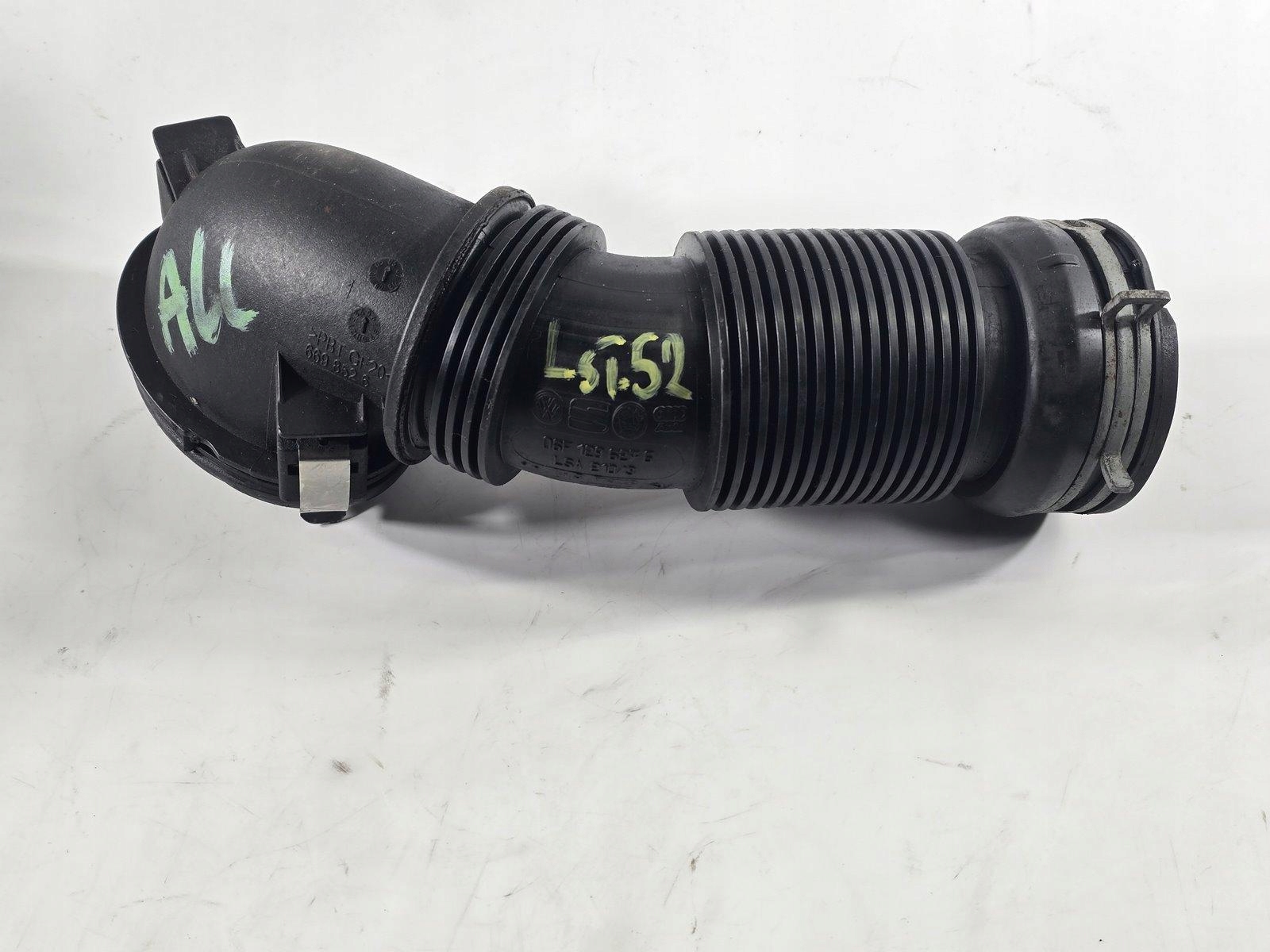 AUDI A3 8P SKODA OCTAVIA II 2.0 TFSI RURA DOLOT POWIETRZA 06F129627G