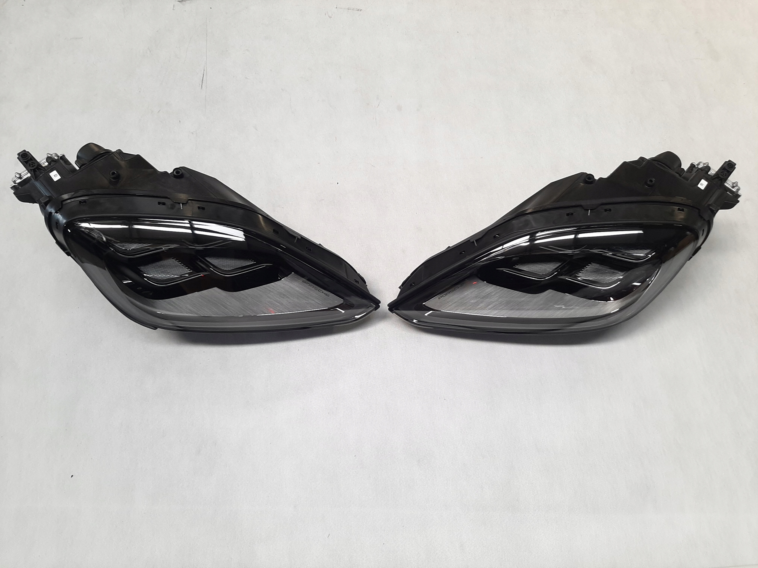 PORSCHE CAYENNE III LIFT REFLEKTOR PRAWY LEWY LED 9Y0941086T 9Y0941085T