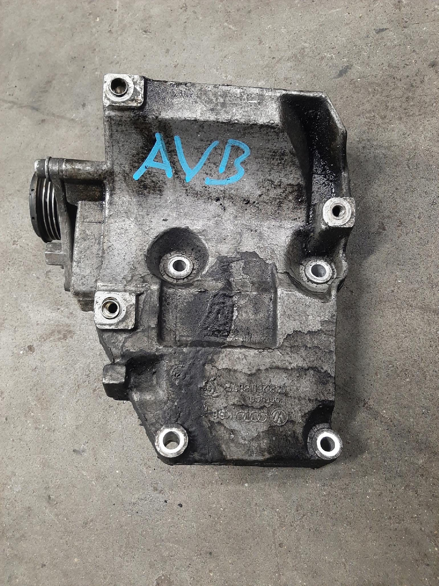 AUDI VW ŁAPA MOCOWANIE STELAŻ 038260885G