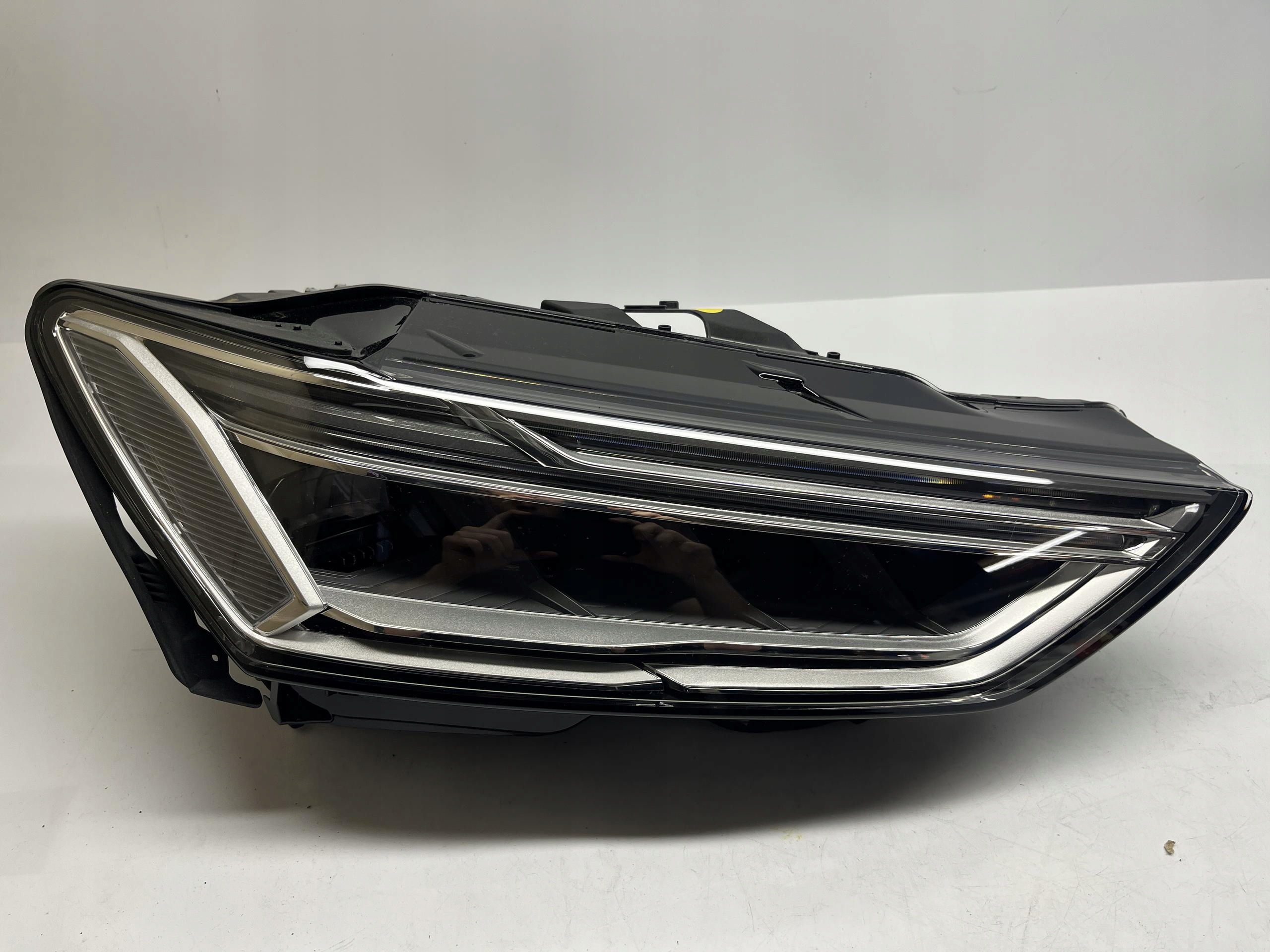 AUDI A7 REFLEKTOR LAMPA PRAWA PRZEDNIA LED 4K8941034C