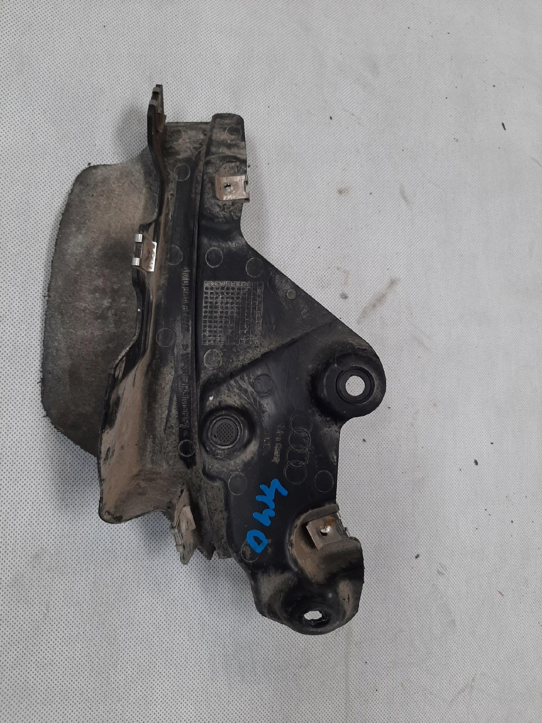 AUDI Q7 4M SPOJLER CHLAPACZ LEWY TYŁ TYLNY 4M0854815E
