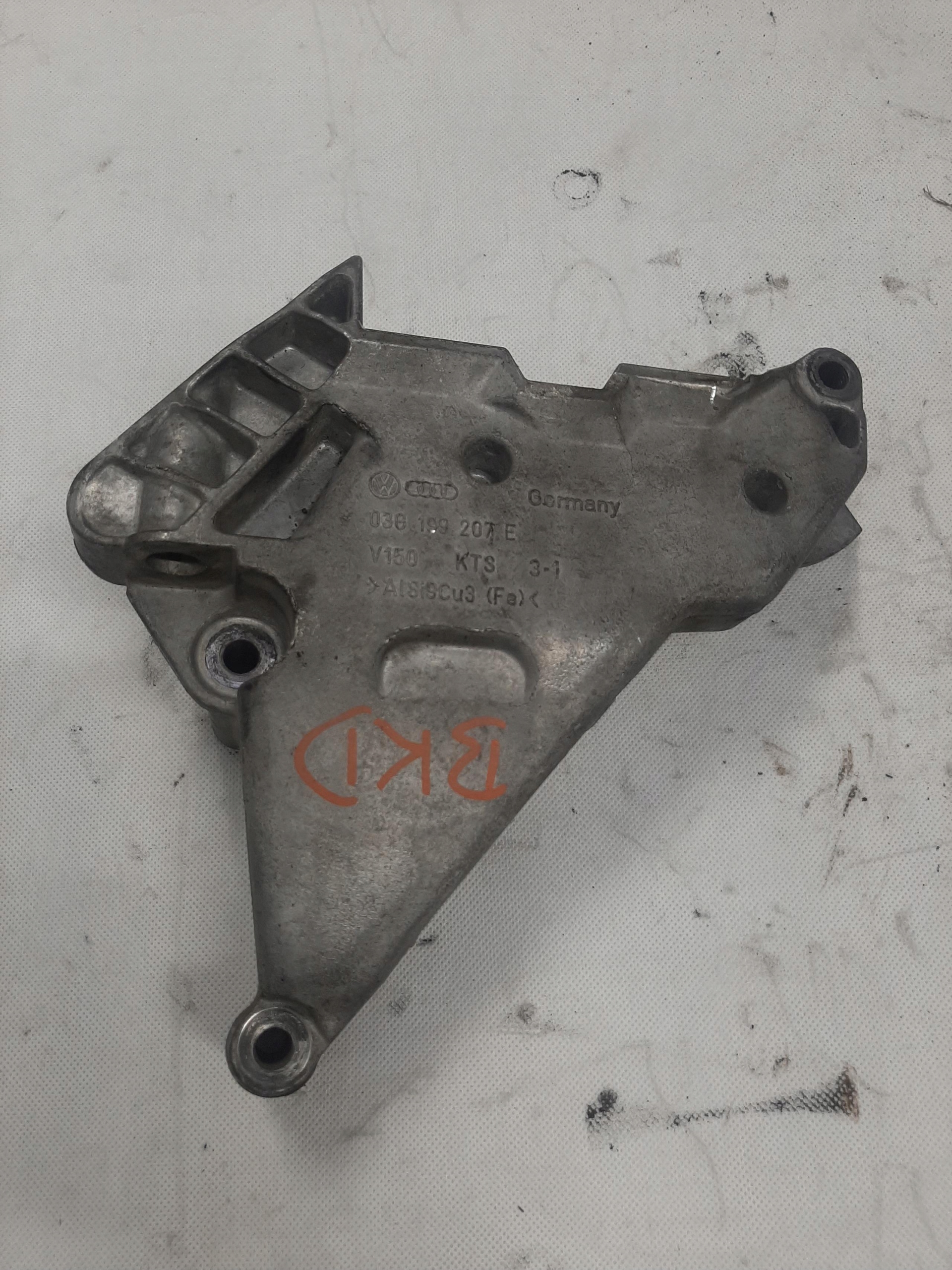 VW PASSAT B6 AUDI A3 8P LEON II 2.0 TDI ŁAPA MOCOWANIE SILNIKA 03G199207E
