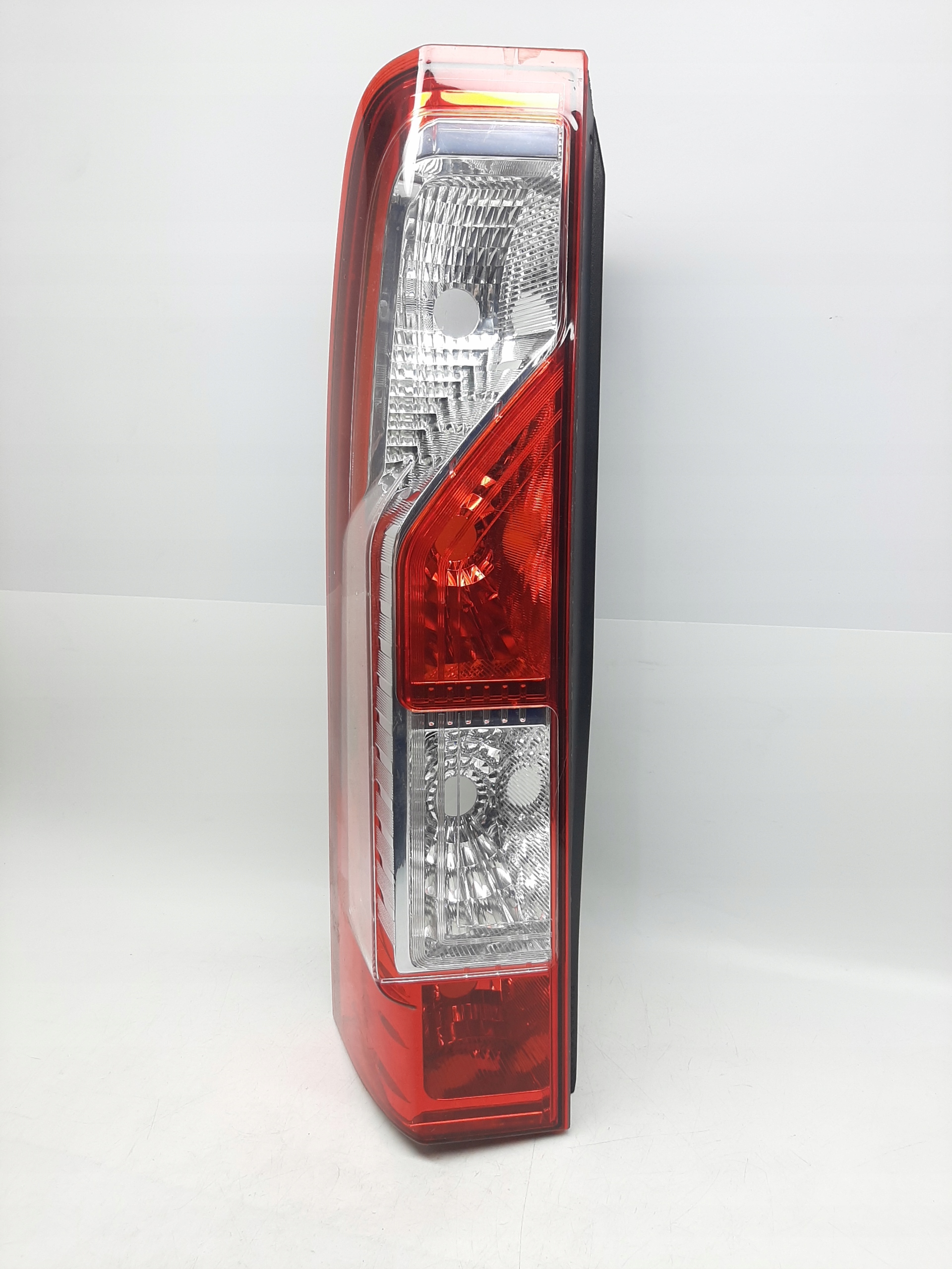 Renault Master 2010-2019 Lampa Tył Lewa HELLA 17110701 - obrazek 2