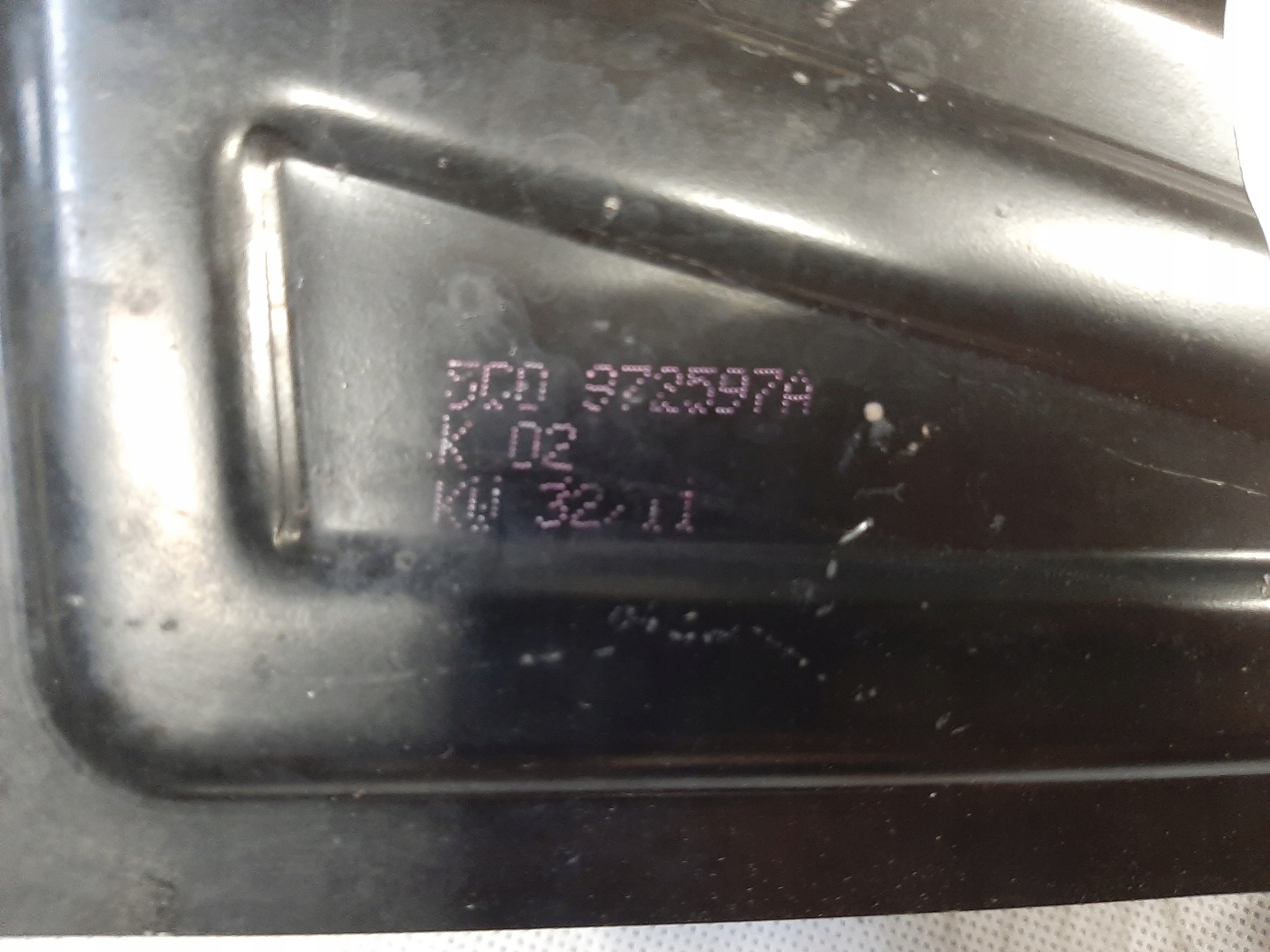 VW JETTA VI MOCOWANIE UCHWYT SILNIKA 5C0972597A - obrazek 2