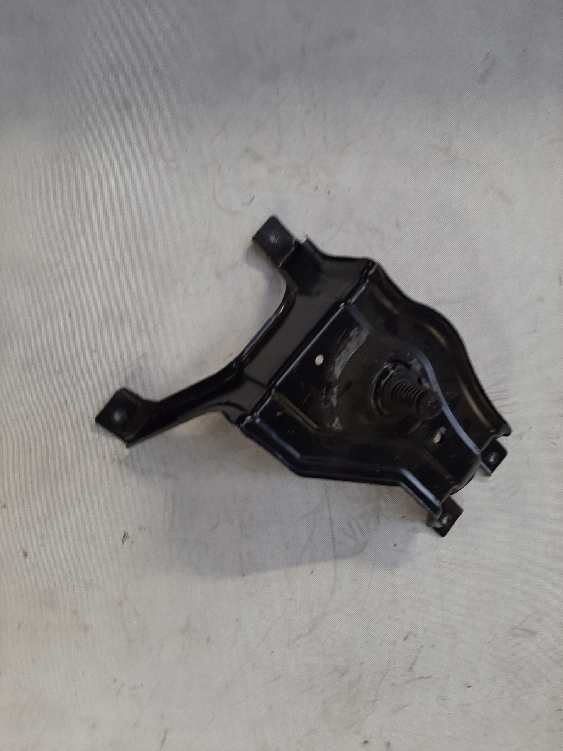 AUDI A6 C7 11-14 MOCOWANIE UCHWYT KOŁA ZAPASOWEGO 4G0802715
