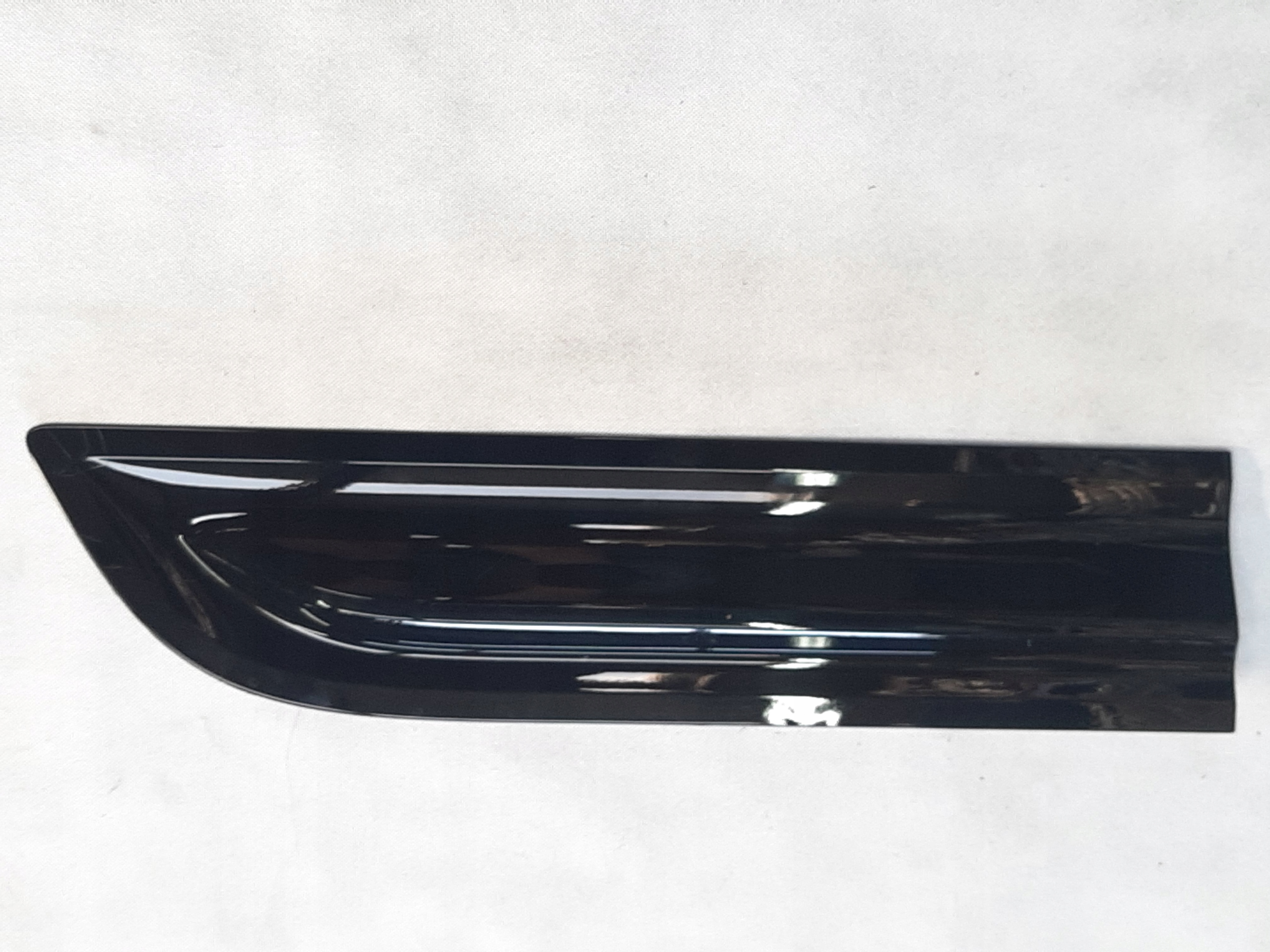 PORSCHE MACAN GTS LIFT 2021- LISTWA DRZWI PRAWY TYŁ 95B839890.1R